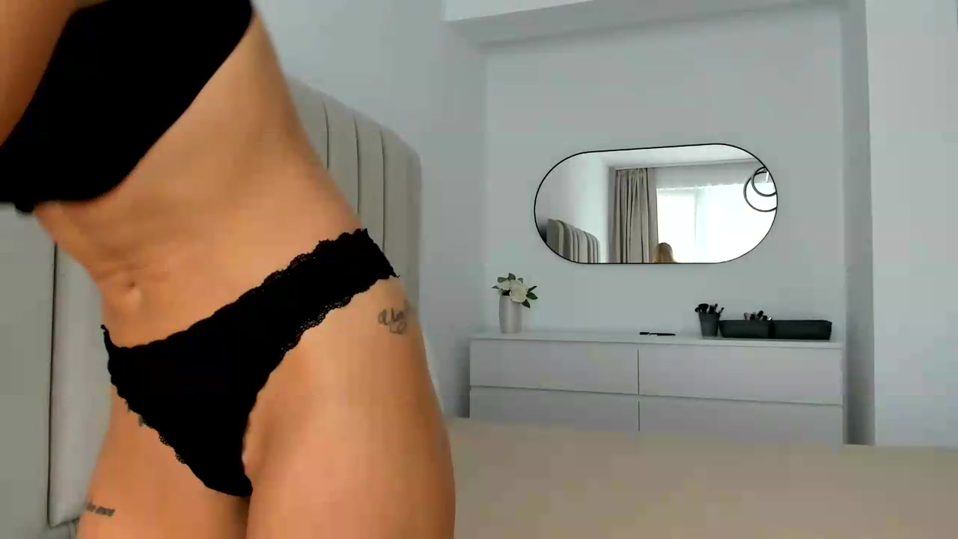 Gallery image thumbnail from FeelingLost's myfreecams stream on, 09/14/2026, 12:37 image 17 of 20