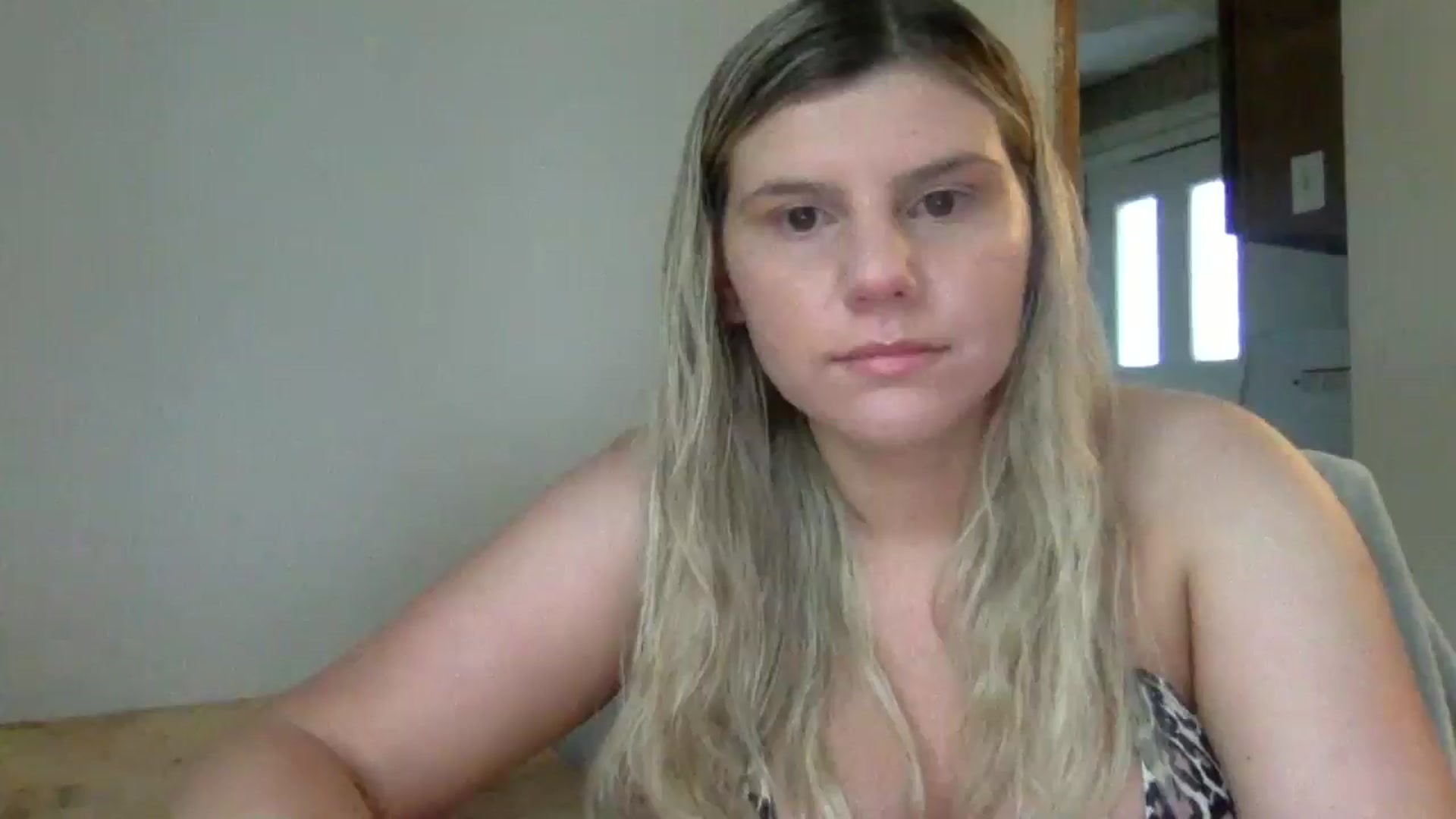 Gallery image thumbnail from Feetgirl33's myfreecams stream on, 05/29/2025, 11:35 image 16 of 20