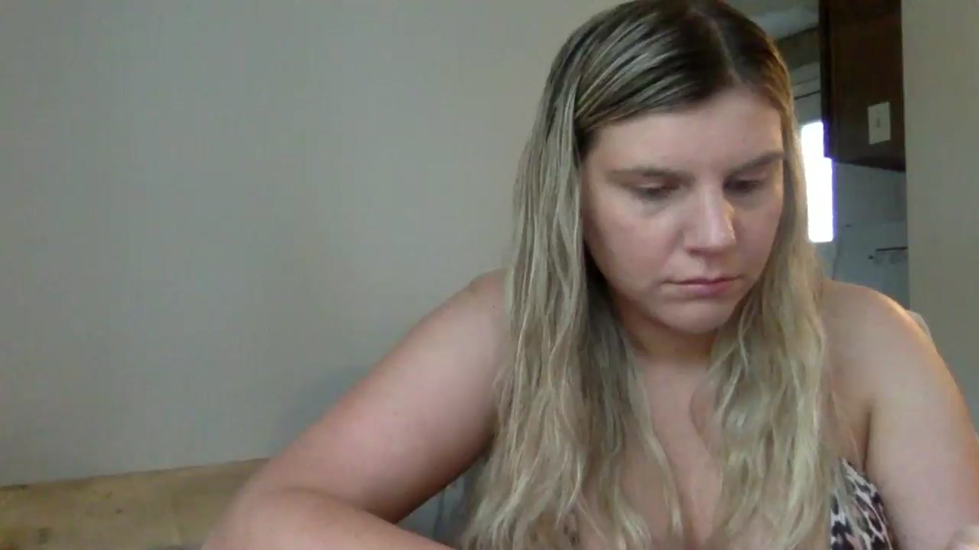 Gallery image thumbnail from Feetgirl33's myfreecams stream on, 05/29/2025, 11:35 image 14 of 20