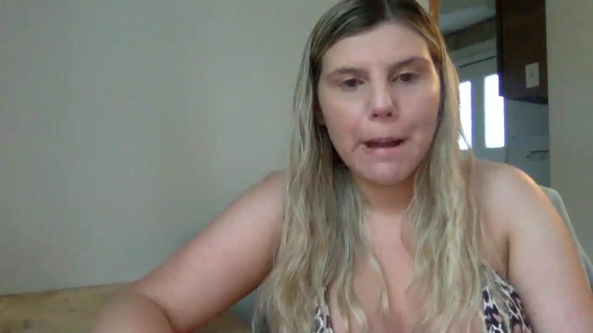 Gallery image thumbnail from Feetgirl33's myfreecams stream on, 05/29/2025, 11:35 image 5 of 20