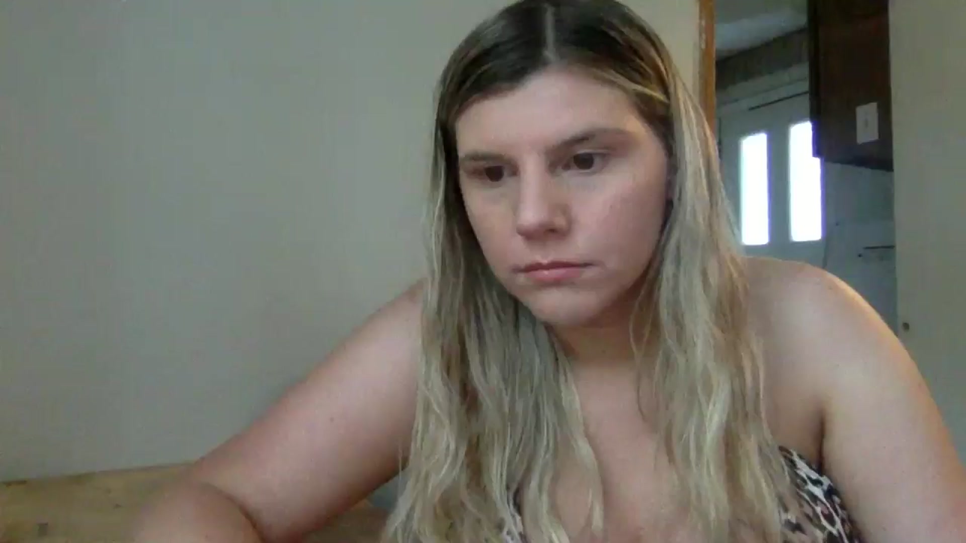 Gallery image thumbnail from Feetgirl33's myfreecams stream on, 05/29/2025, 11:35 image 1 of 20