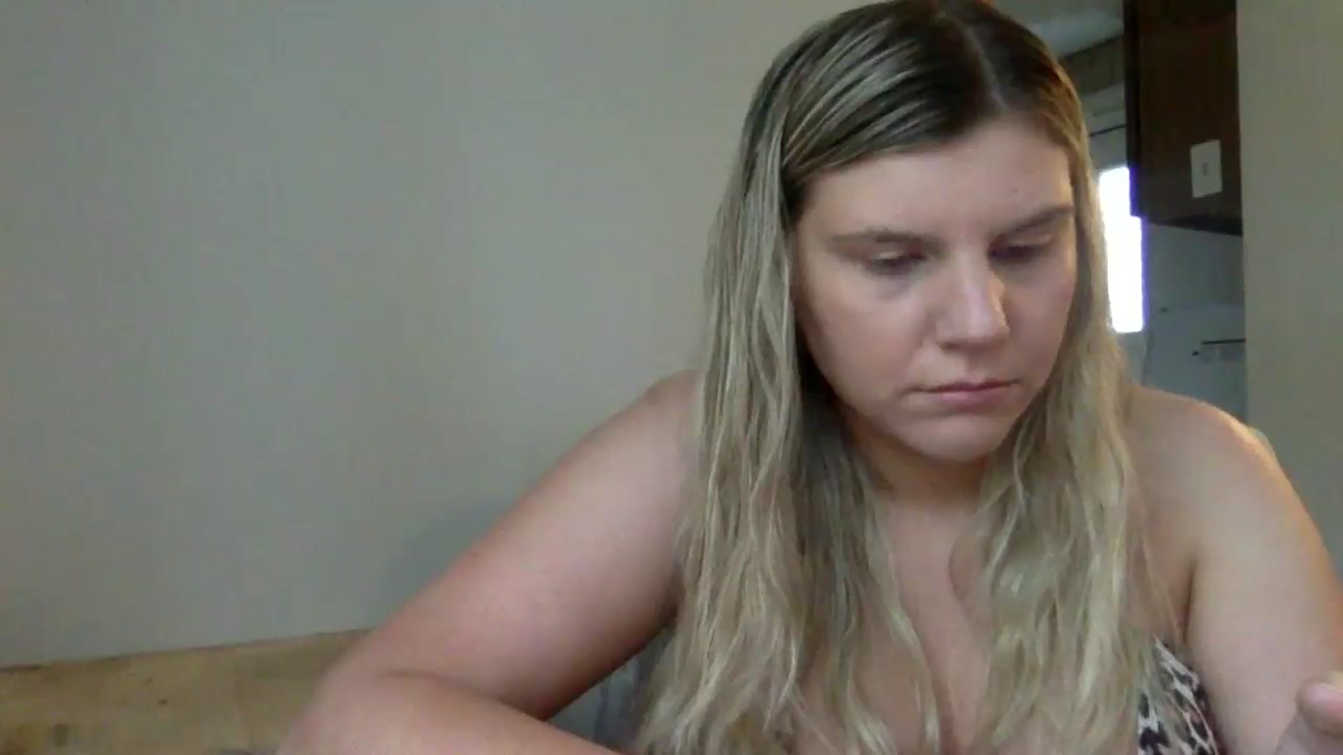 Gallery image thumbnail from Feetgirl33's myfreecams stream on, 05/29/2025, 11:35 image 15 of 20