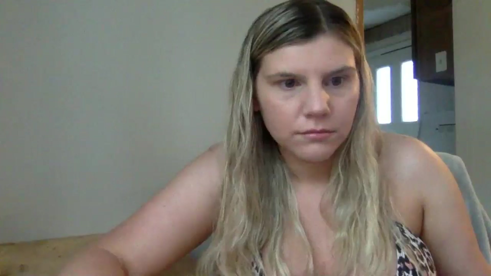 Gallery image thumbnail from Feetgirl33's myfreecams stream on, 05/29/2025, 11:35 image 8 of 20