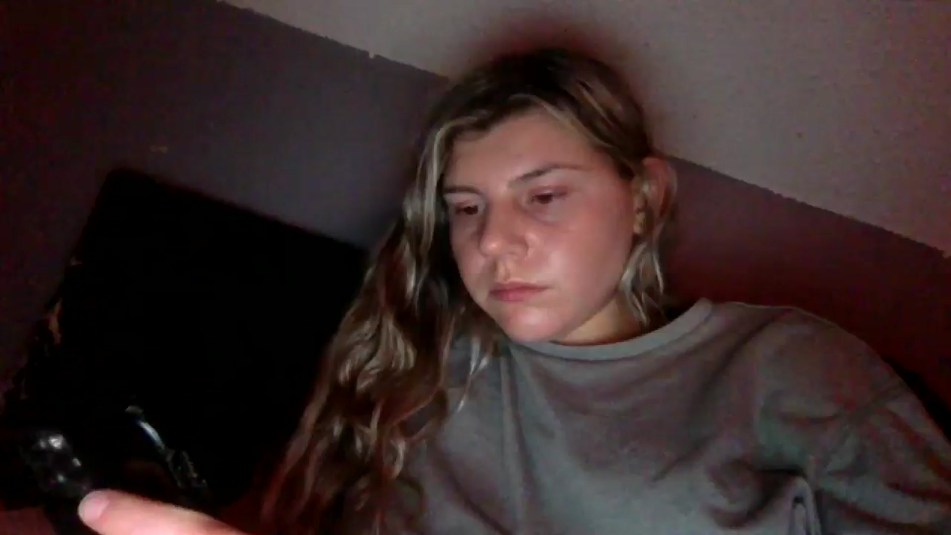 Gallery image thumbnail from Feetgirl33's myfreecams stream on, 09/19/2025, 08:27 image 4 of 20