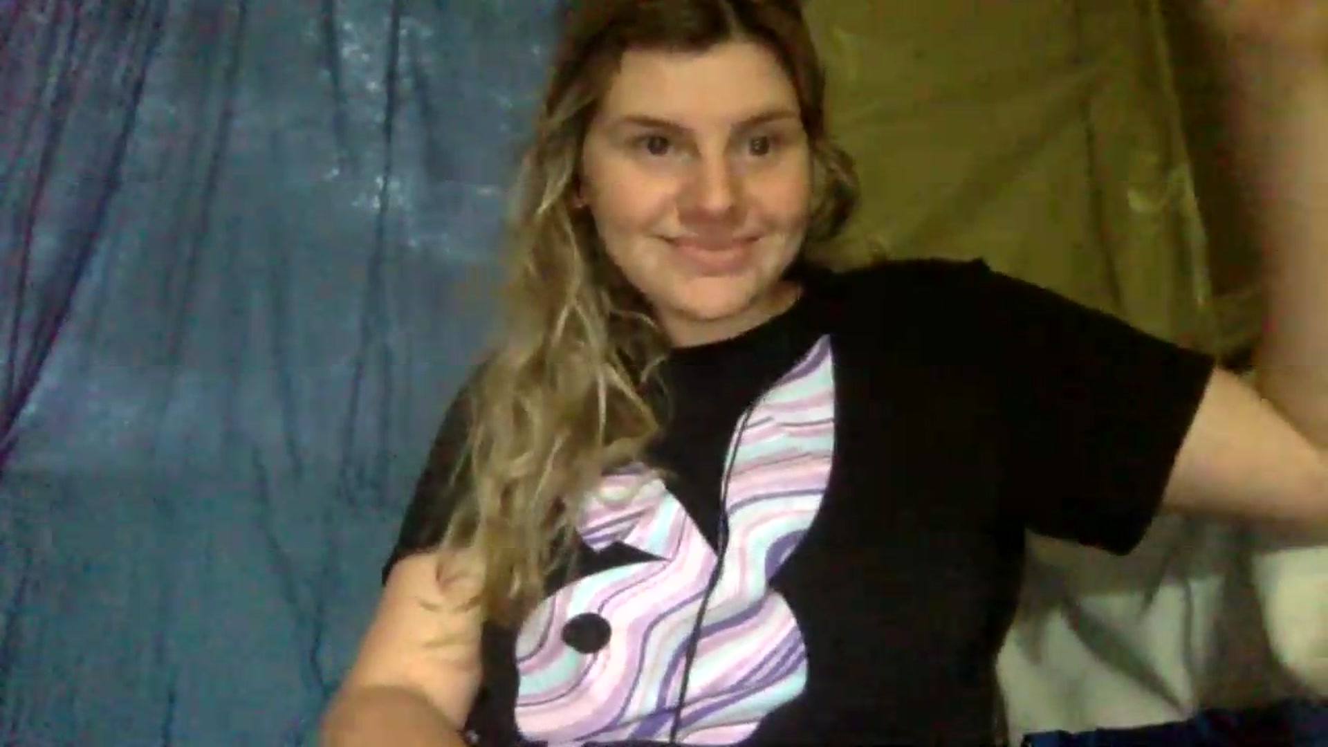 Gallery image thumbnail from Feetgirl33's myfreecams stream on, 08/16/2026, 18:05 image 7 of 20