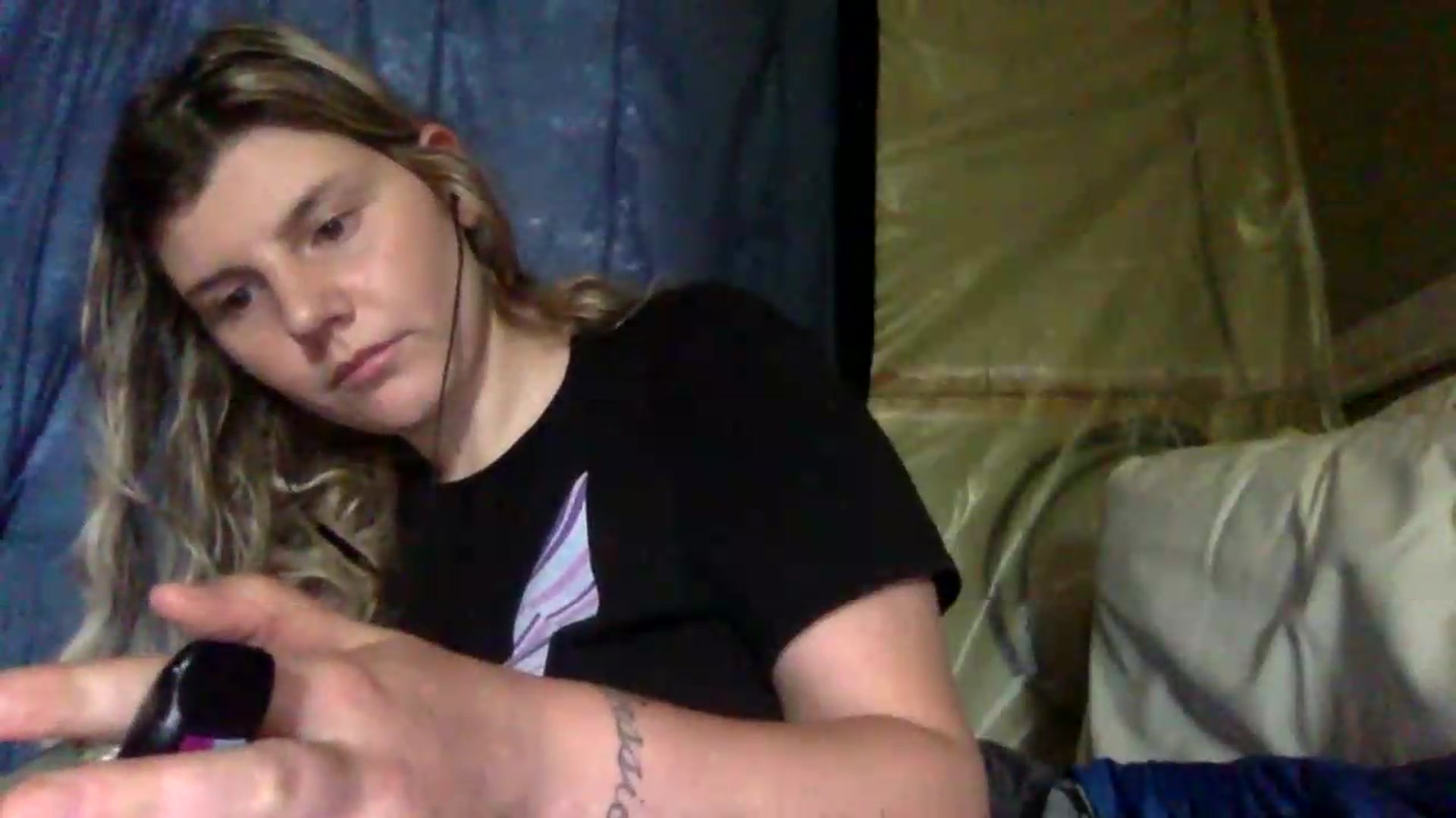 Gallery image thumbnail from Feetgirl33's myfreecams stream on, 08/16/2026, 18:05 image 17 of 20