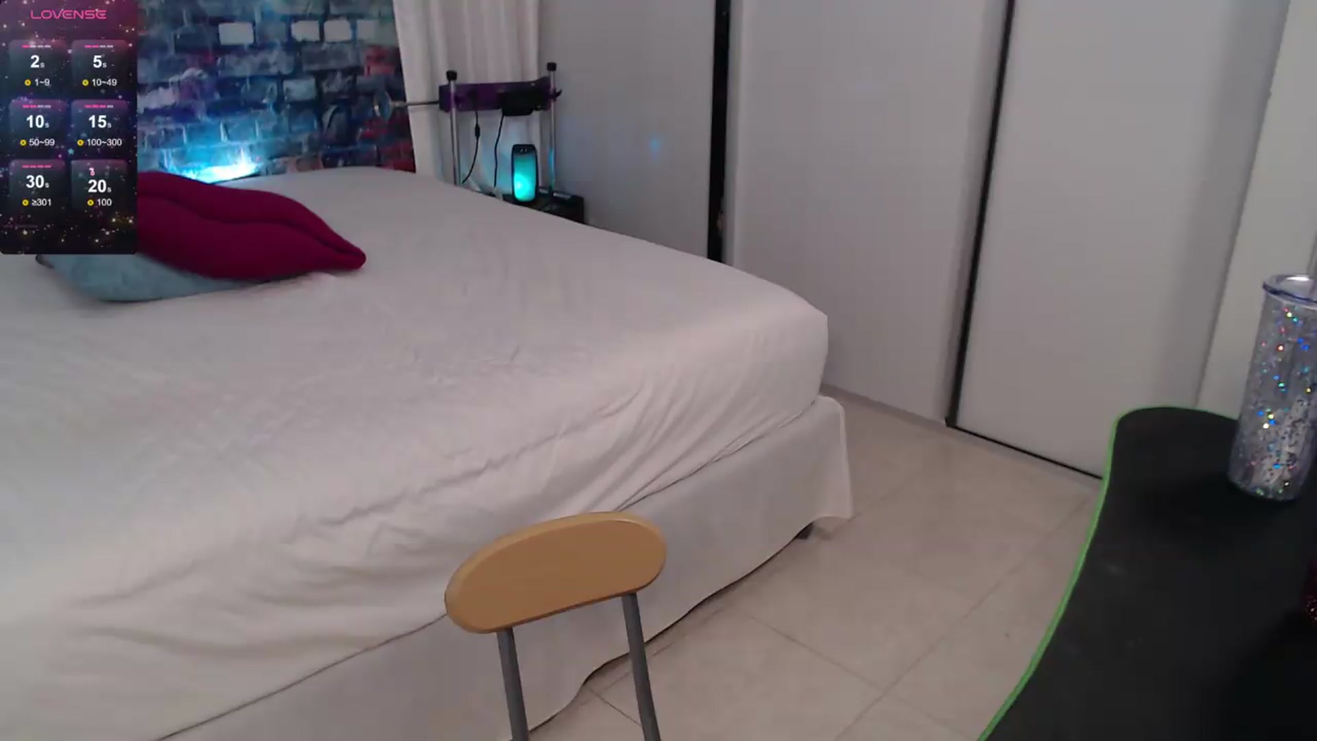 Gallery image thumbnail from FeliciaHardon's myfreecams stream on, 06/10/2026, 23:43 image 14 of 20