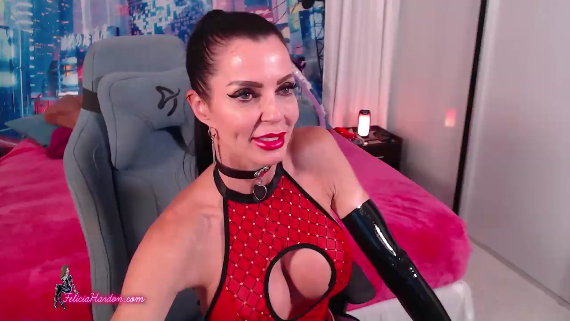 Gallery image thumbnail from FeliciaHardon's myfreecams stream on, 08/14/2026, 24:00 image 14 of 20