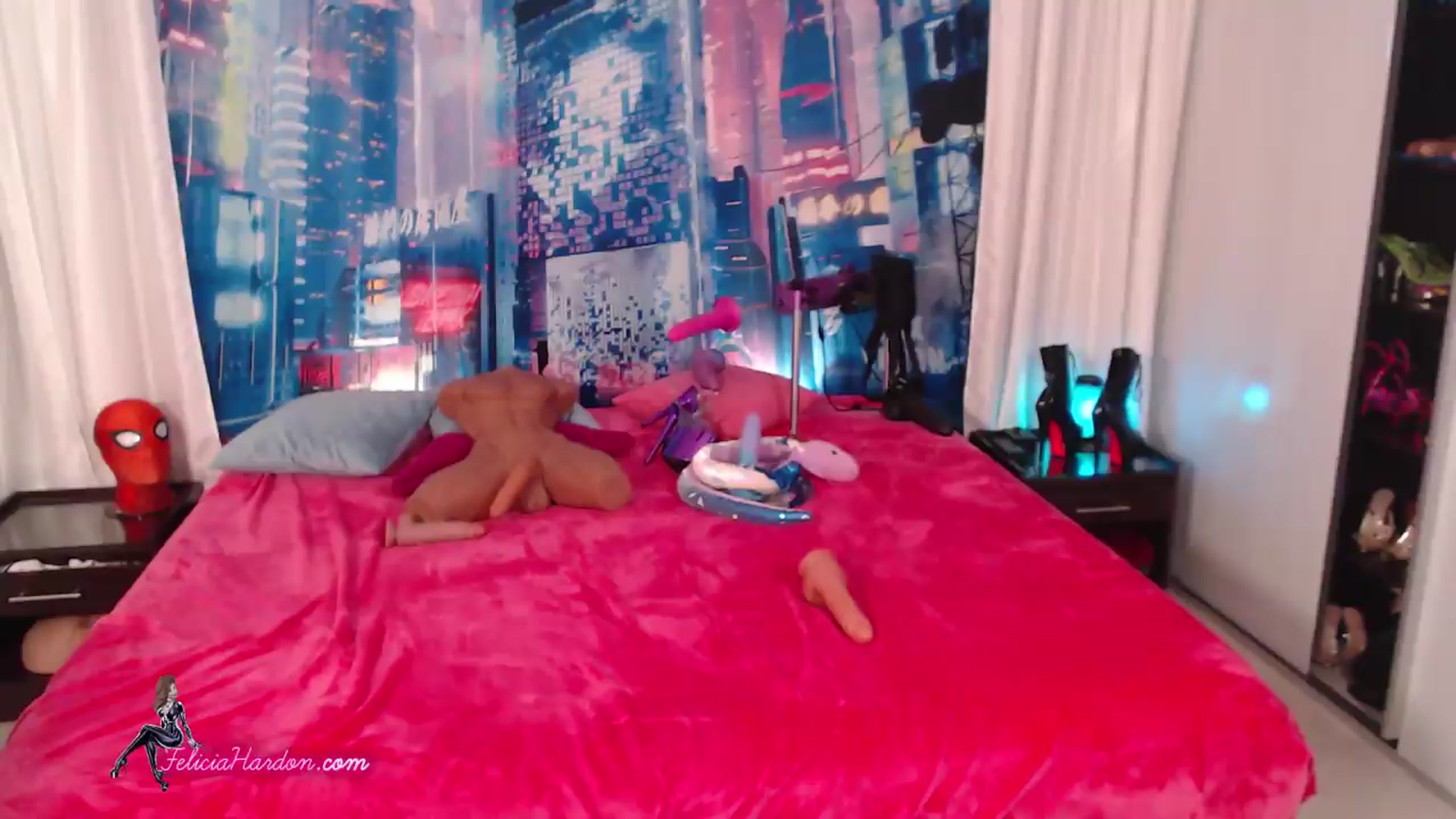 Gallery image thumbnail from FeliciaHardon's myfreecams stream on, 08/21/2026, 02:10 image 6 of 20