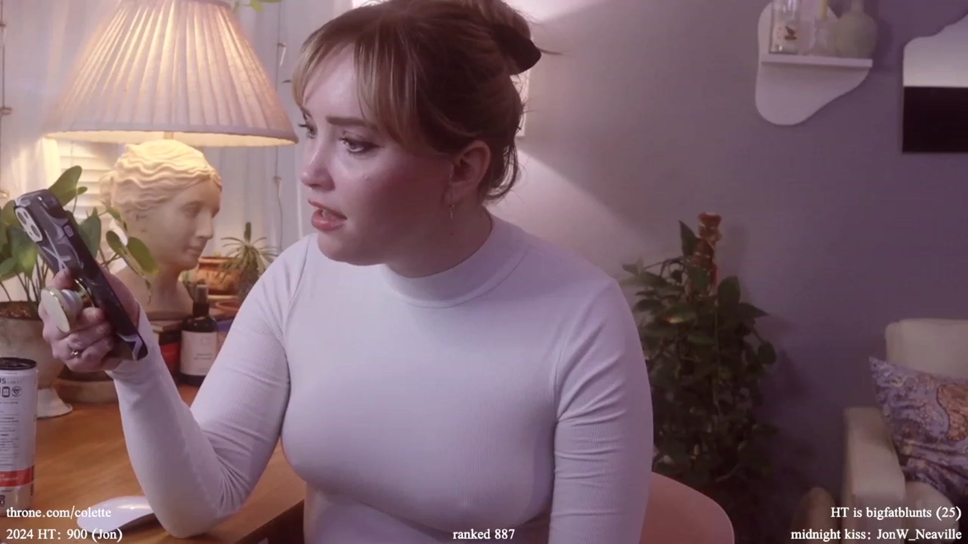 Gallery image thumbnail from Femme's myfreecams stream on, 01/09/2024, 17:45 image 11 of 20