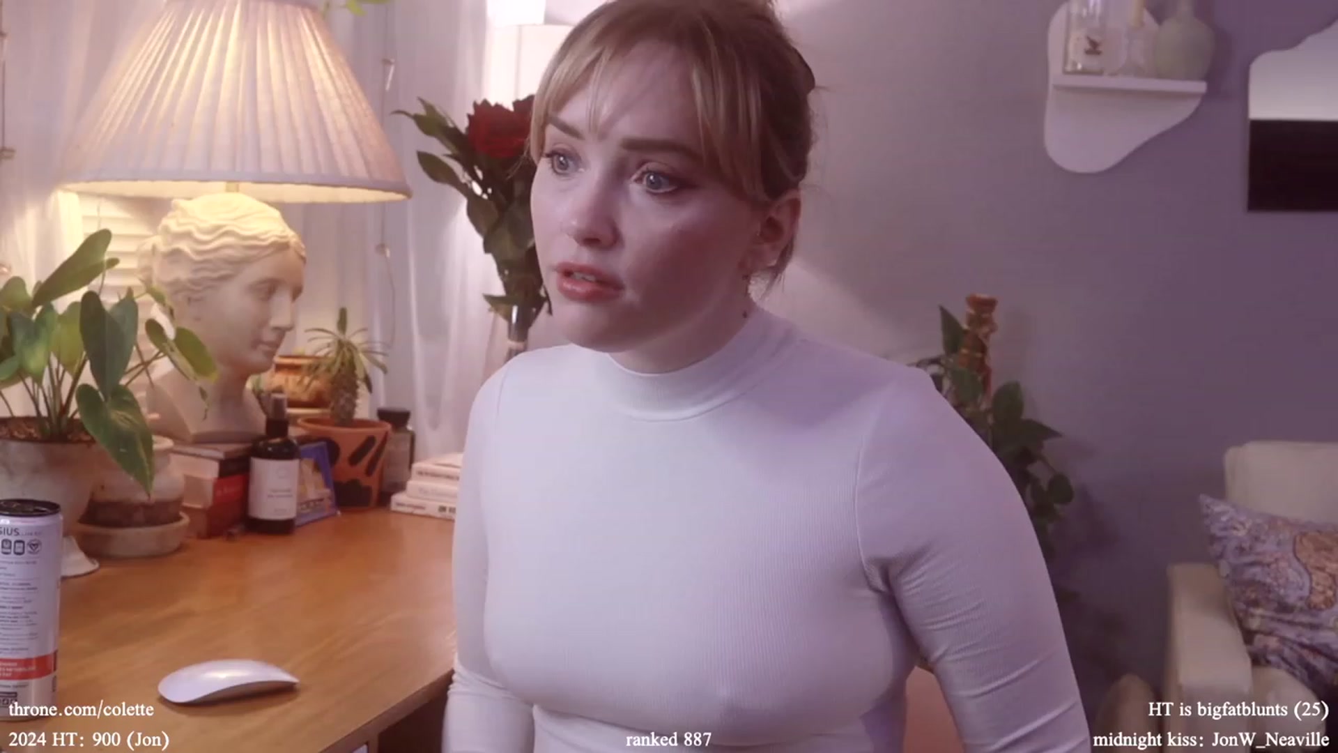 Gallery image thumbnail from Femme's myfreecams stream on, 01/09/2024, 17:45 image 9 of 20