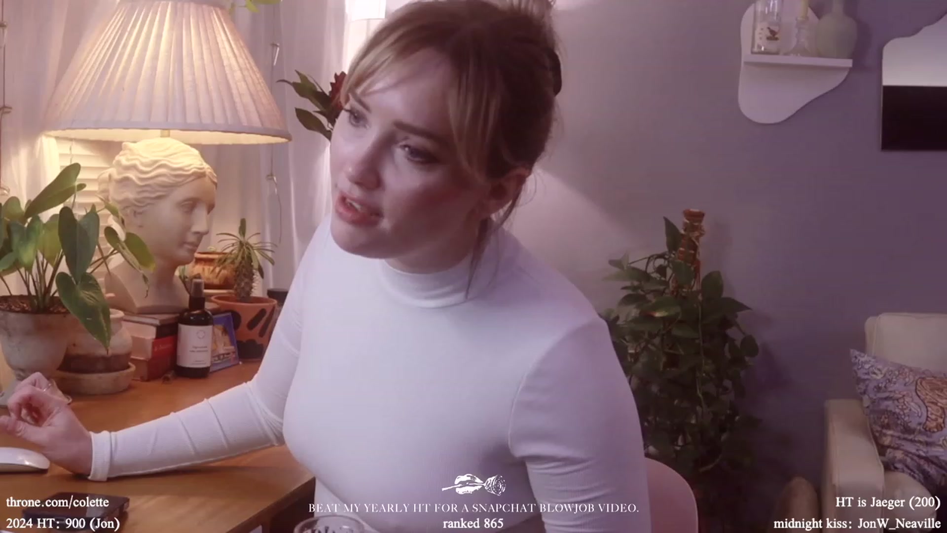 Gallery image thumbnail from Femme's myfreecams stream on, 01/09/2024, 19:44 image 17 of 20