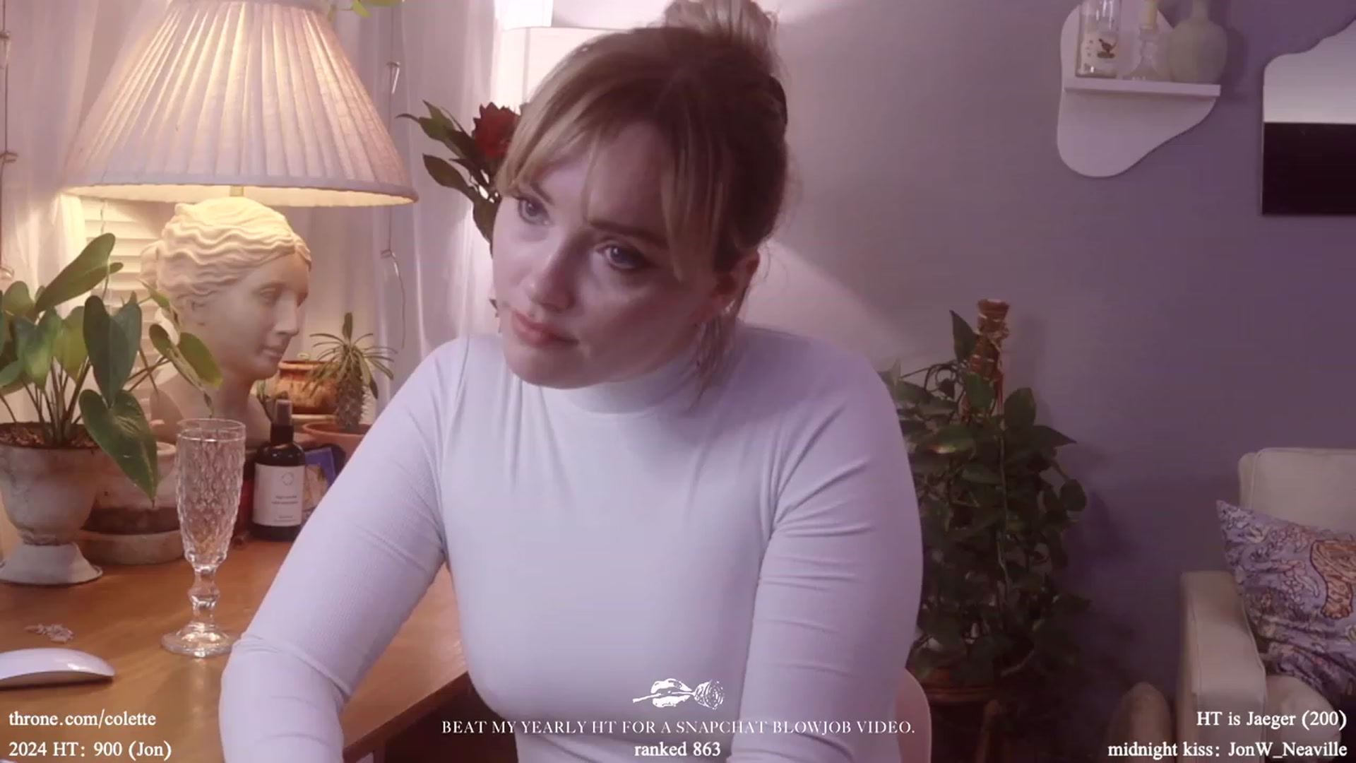 Gallery image thumbnail from Femme's myfreecams stream on, 01/09/2024, 19:44 image 14 of 20