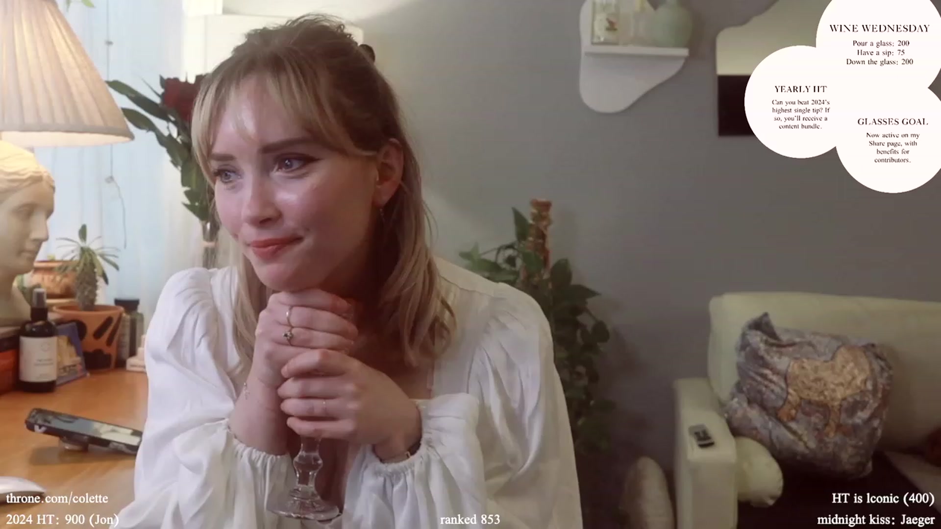 Gallery image thumbnail from Femme's myfreecams stream on, 01/10/2024, 19:33 image 10 of 20