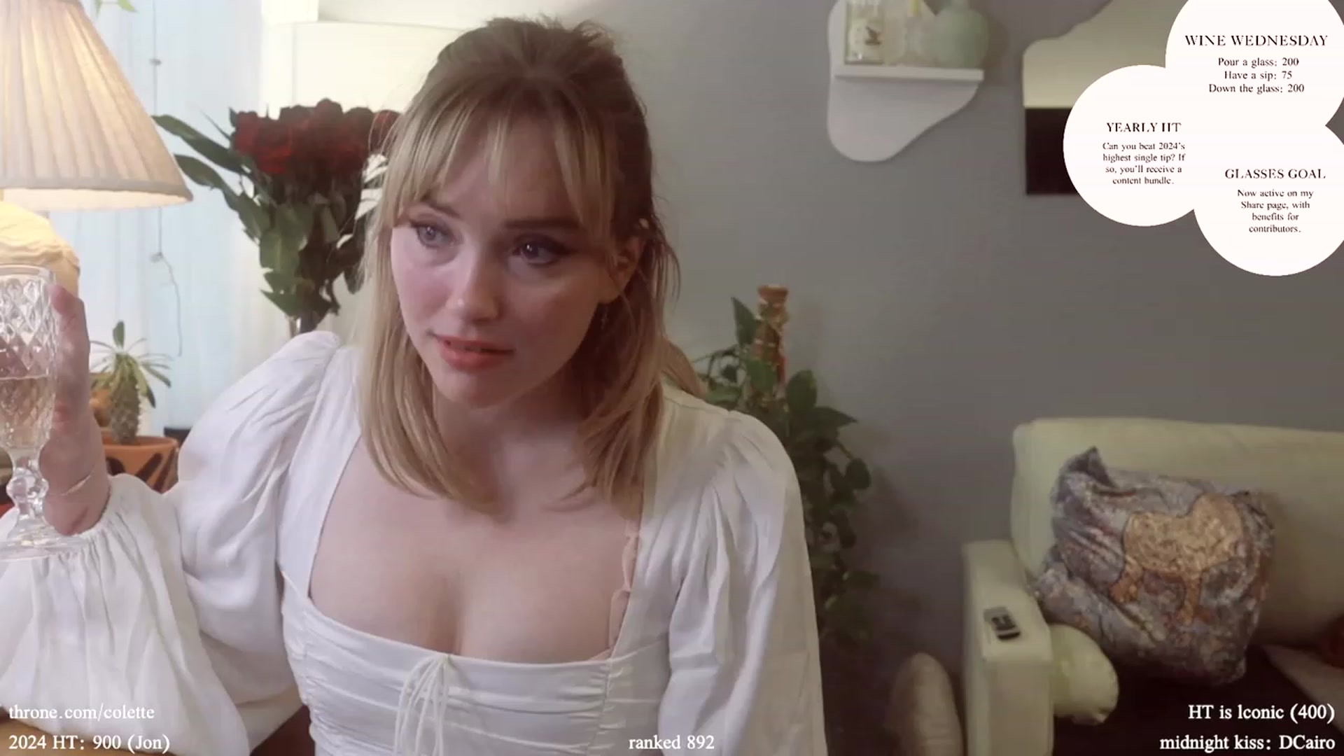 Gallery image thumbnail from Femme's myfreecams stream on, 01/10/2024, 19:33 image 7 of 20