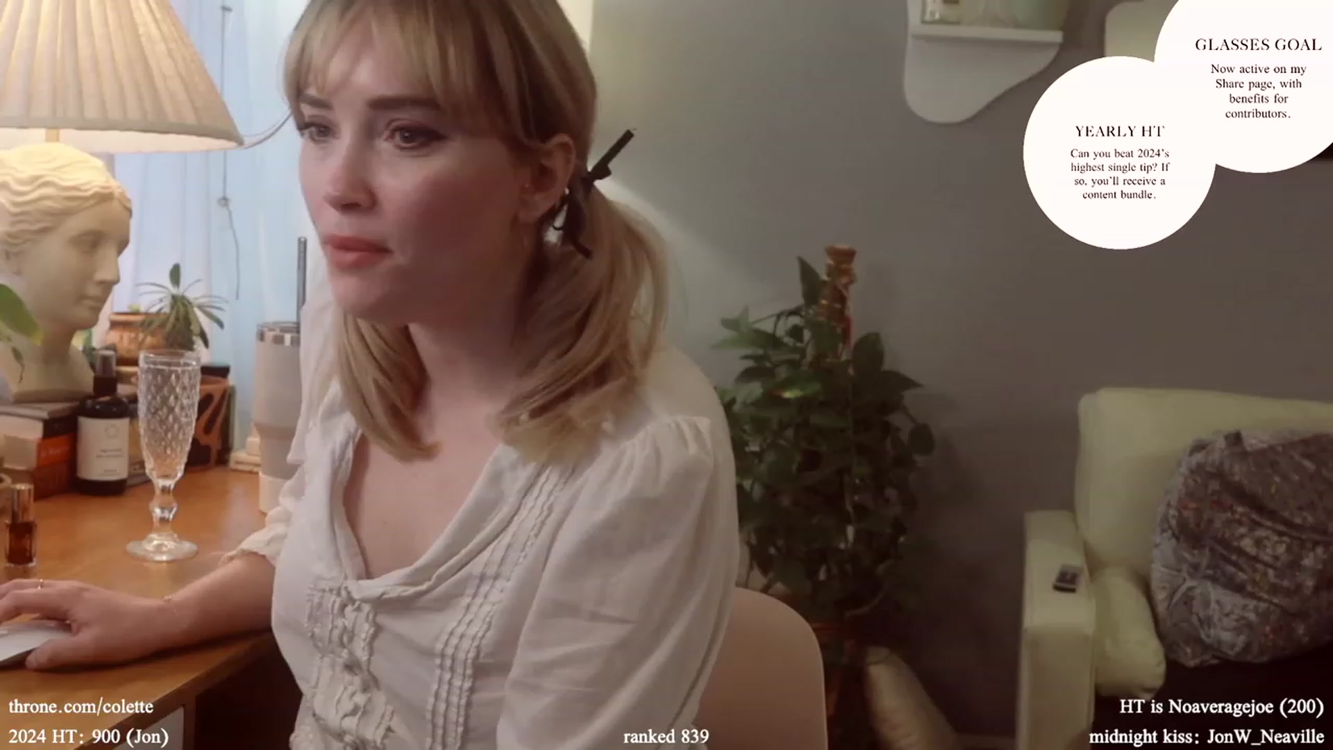 Gallery image thumbnail from Femme's myfreecams stream on, 01/11/2024, 19:36 image 4 of 20