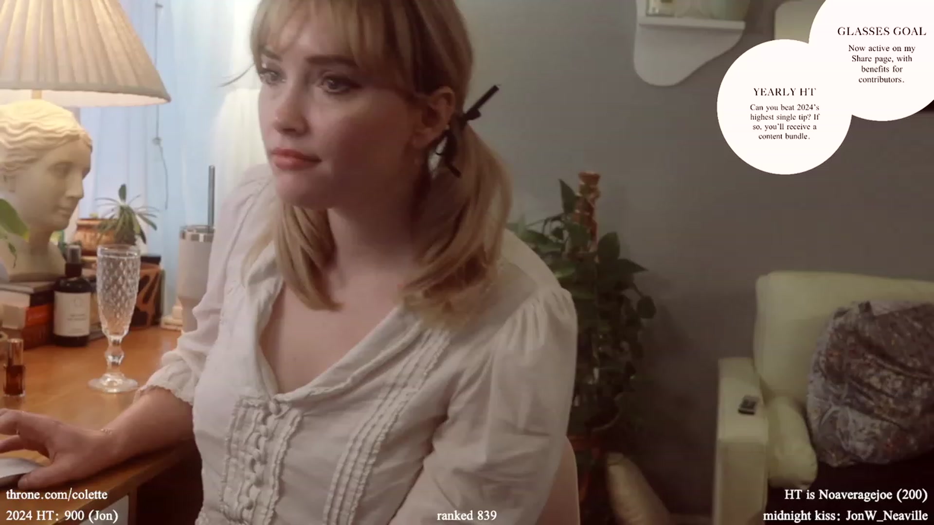 Gallery image thumbnail from Femme's myfreecams stream on, 01/11/2024, 19:36 image 6 of 20