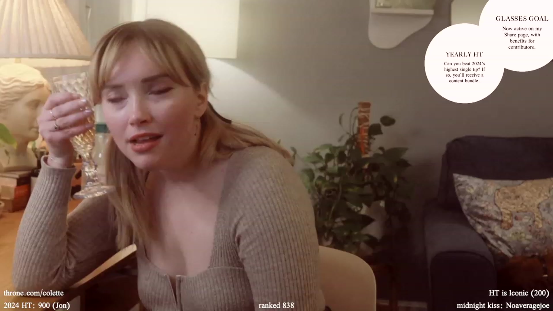 Gallery image thumbnail from Femme's myfreecams stream on, 01/12/2024, 21:02 image 12 of 20
