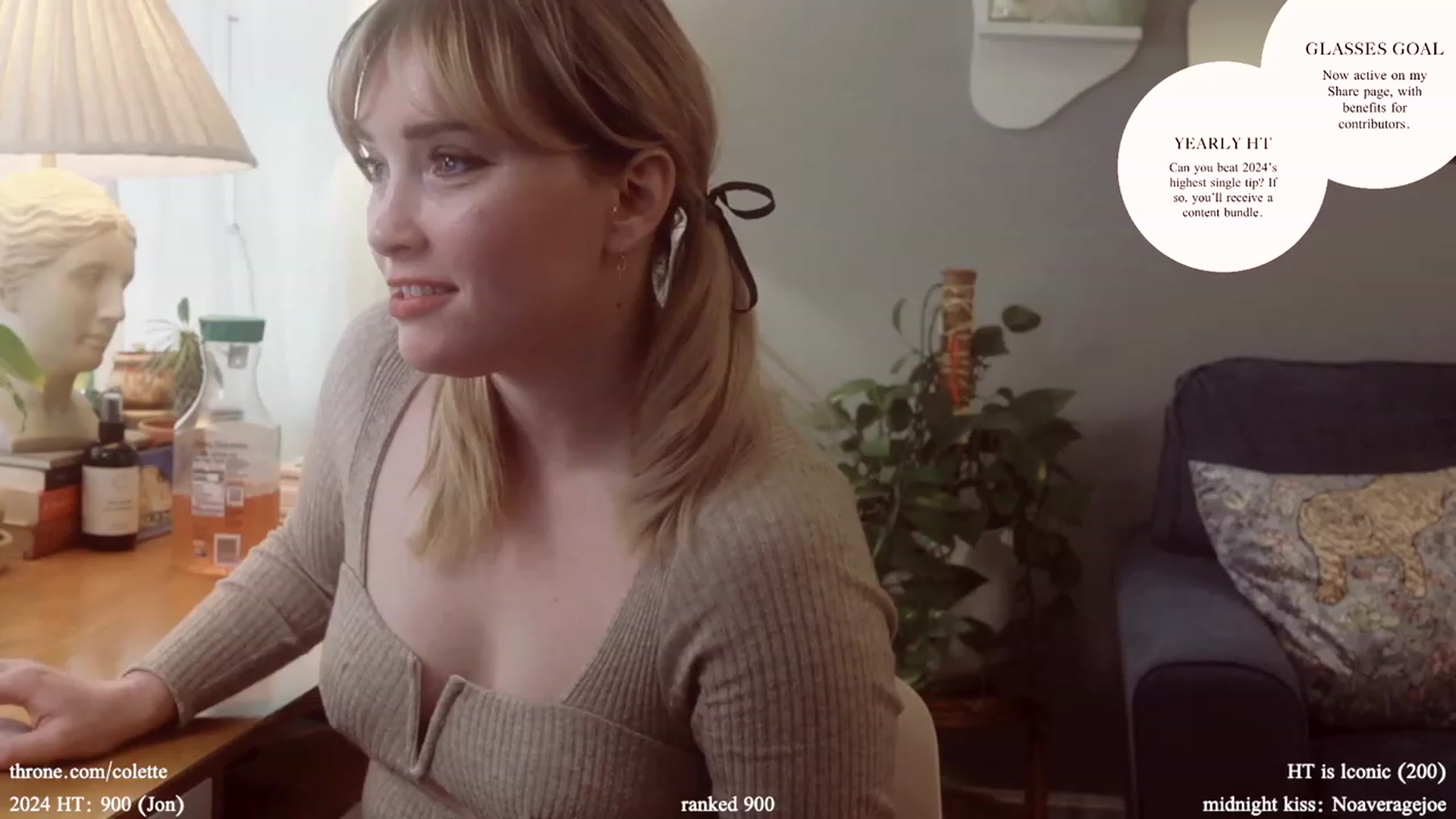 Gallery image thumbnail from Femme's myfreecams stream on, 01/12/2024, 21:02 image 2 of 20