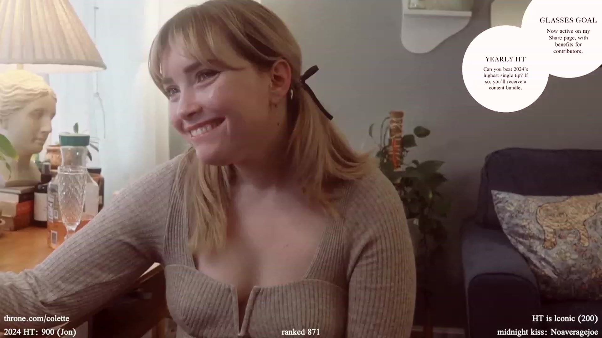 Gallery image thumbnail from Femme's myfreecams stream on, 01/12/2024, 21:02 image 5 of 20