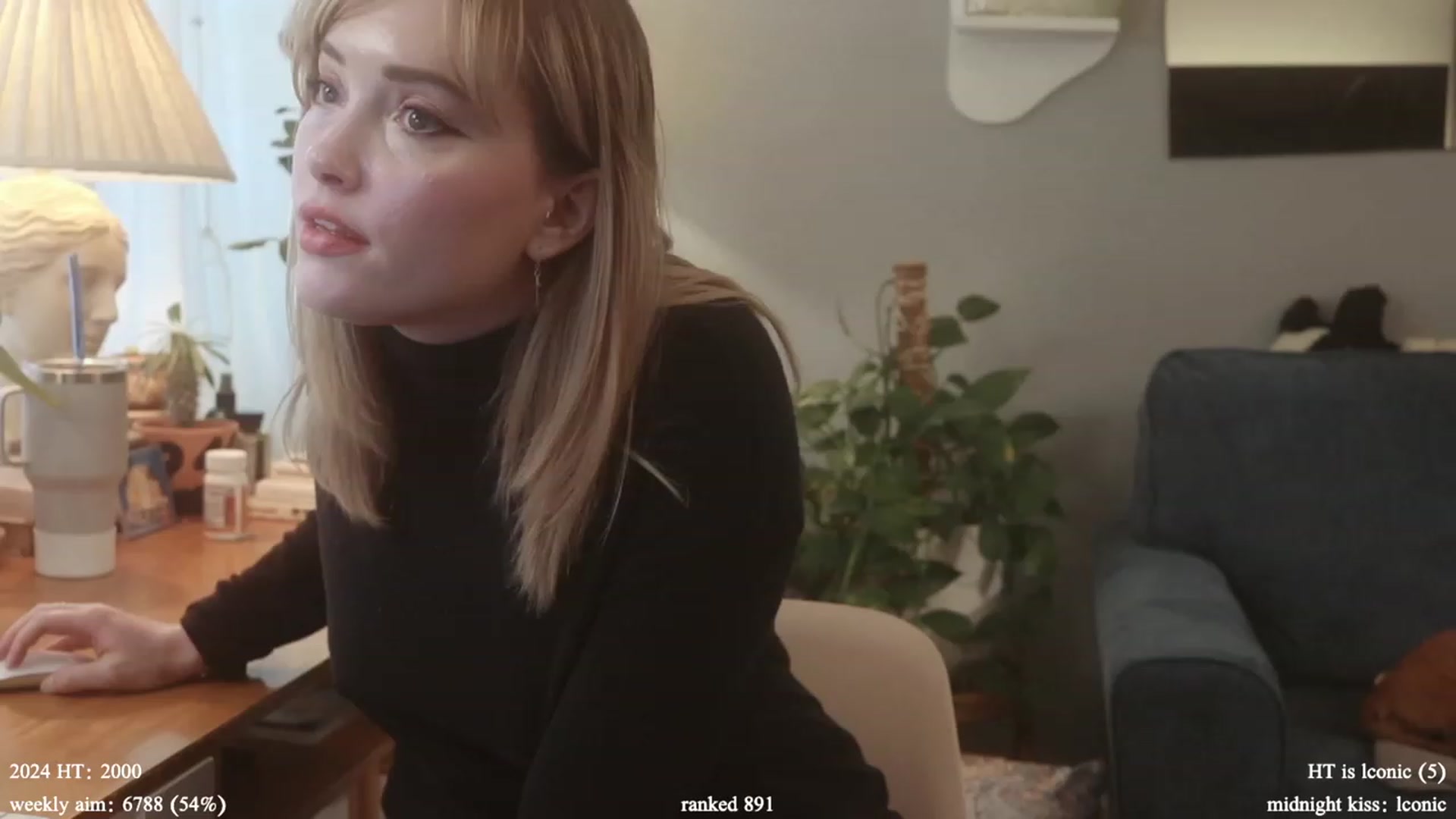 Gallery image thumbnail from Femme's myfreecams stream on, 01/17/2024, 17:22 image 6 of 20
