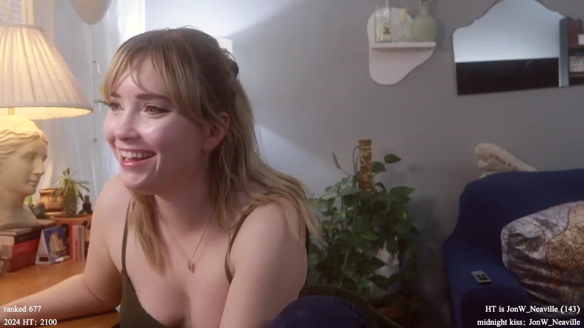 Gallery image thumbnail from Femme's myfreecams stream on, 01/25/2024, 17:24 image 10 of 20