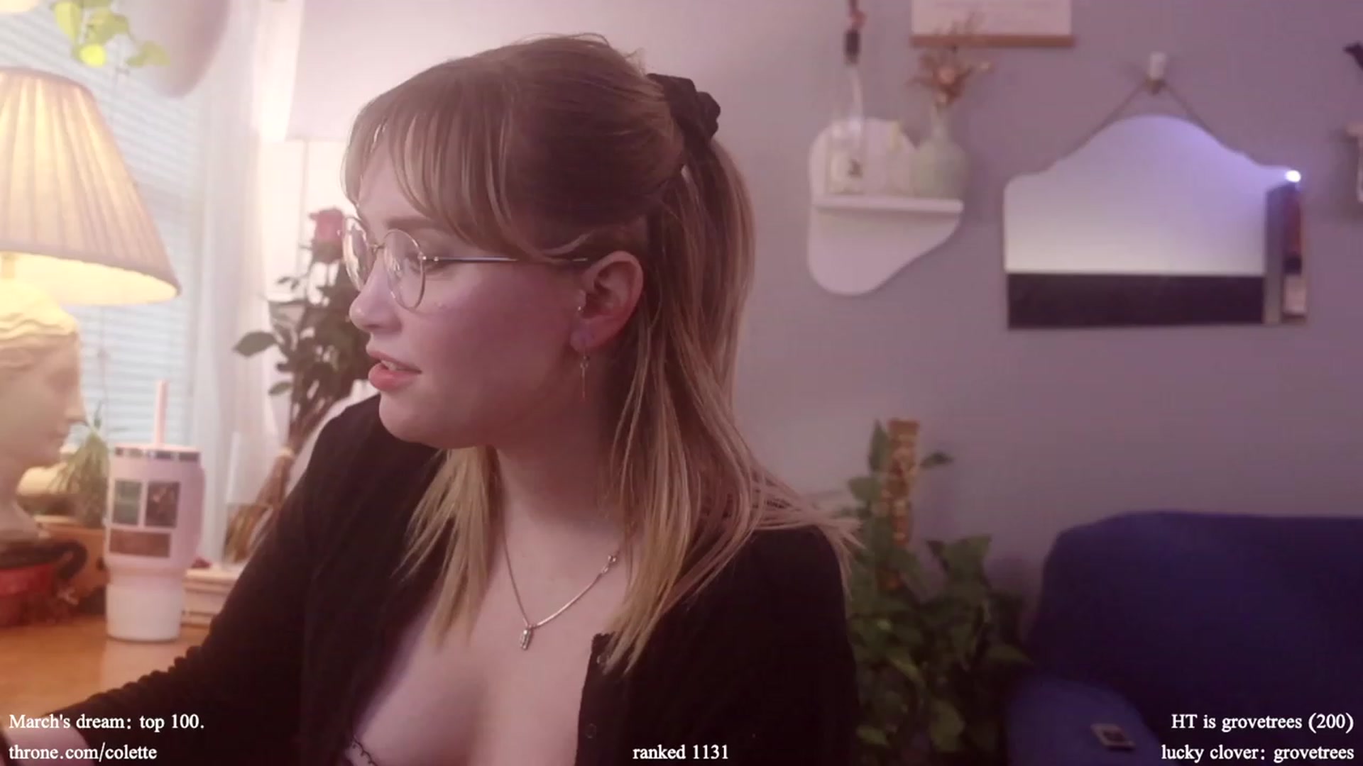 Gallery image thumbnail from Femme's myfreecams stream on, 03/01/2024, 18:49 image 17 of 20