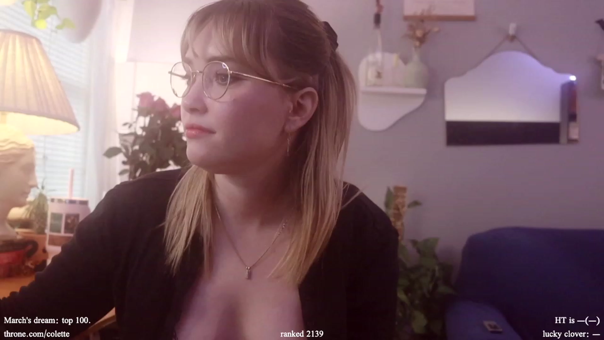 Gallery image thumbnail from Femme's myfreecams stream on, 03/01/2024, 18:49 image 10 of 20