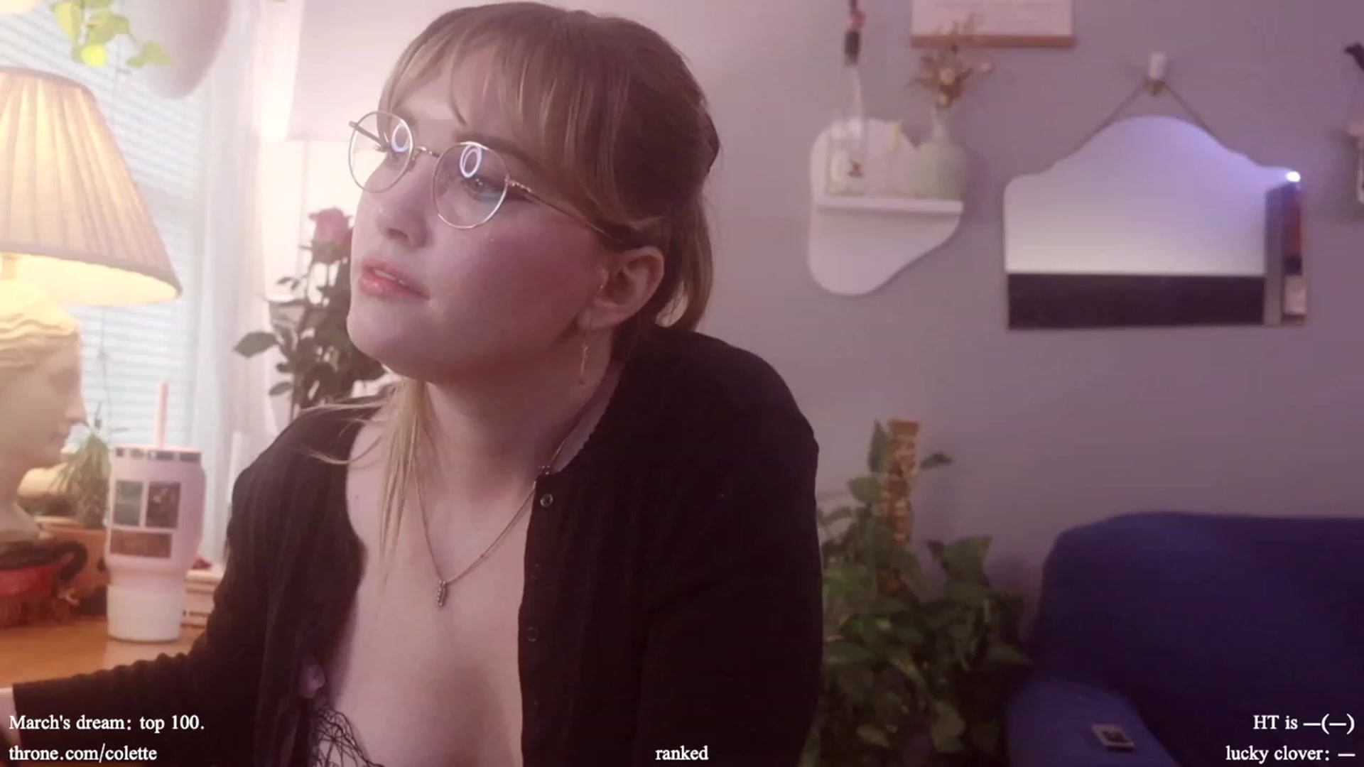 Gallery image thumbnail from Femme's myfreecams stream on, 03/01/2024, 18:49 image 7 of 20