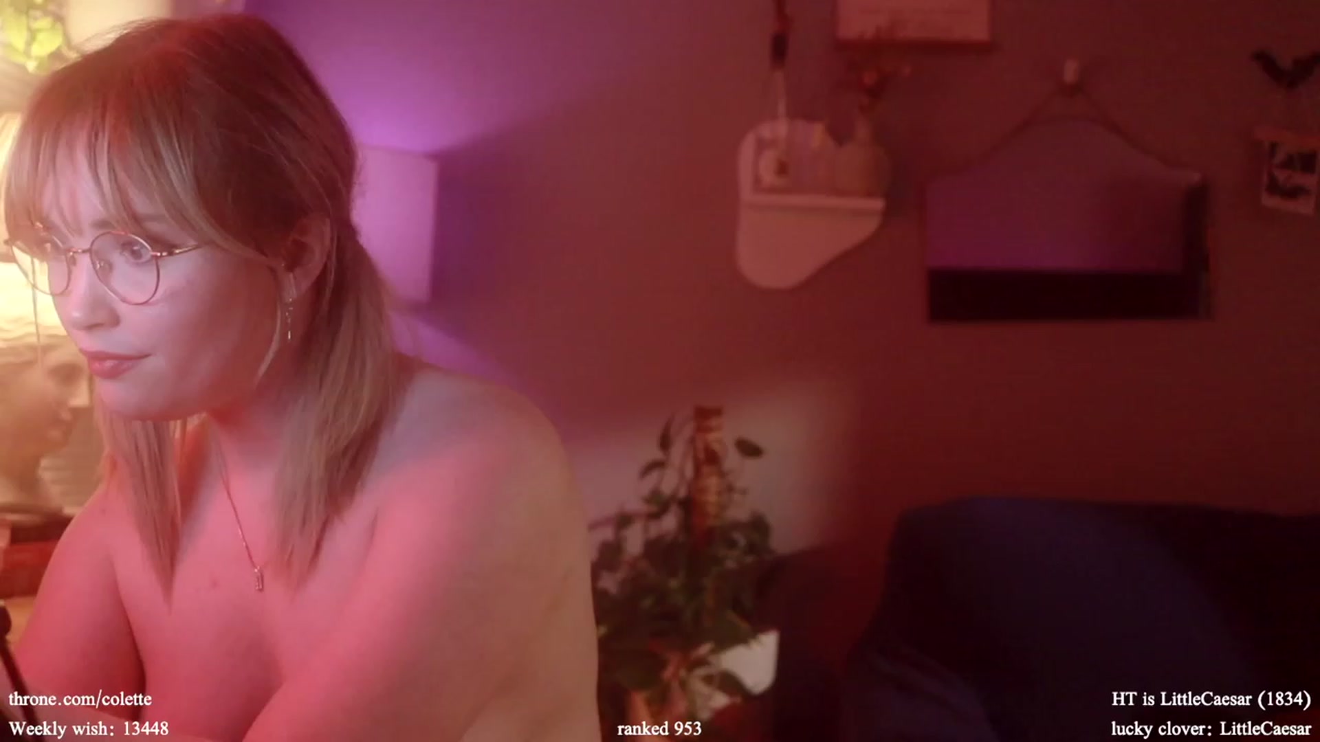 Gallery image thumbnail from Femme's myfreecams stream on, 03/04/2024, 06:42 image 9 of 20