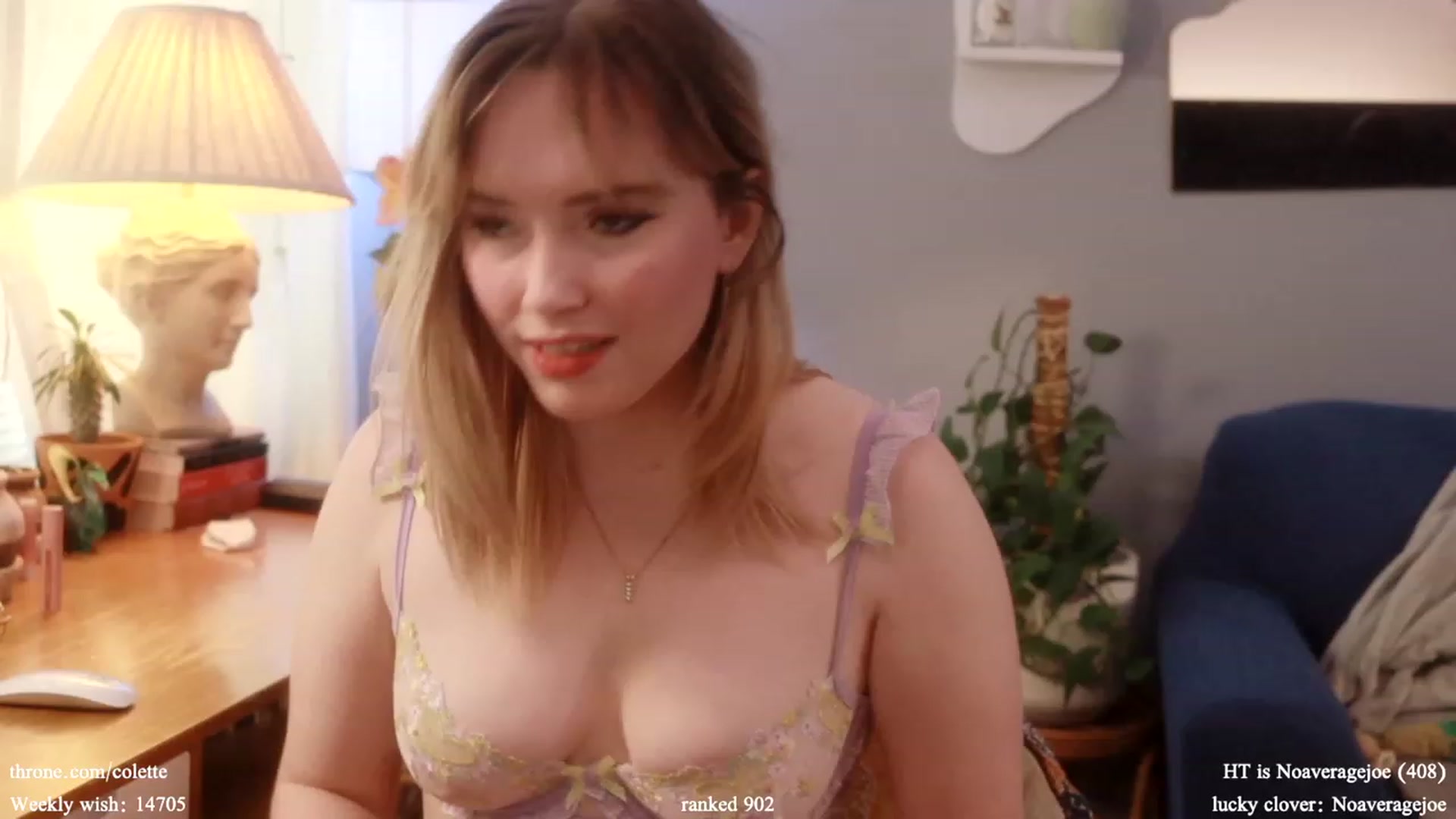 Gallery image thumbnail from Femme's myfreecams stream on, 03/12/2024, 18:35 image 10 of 20