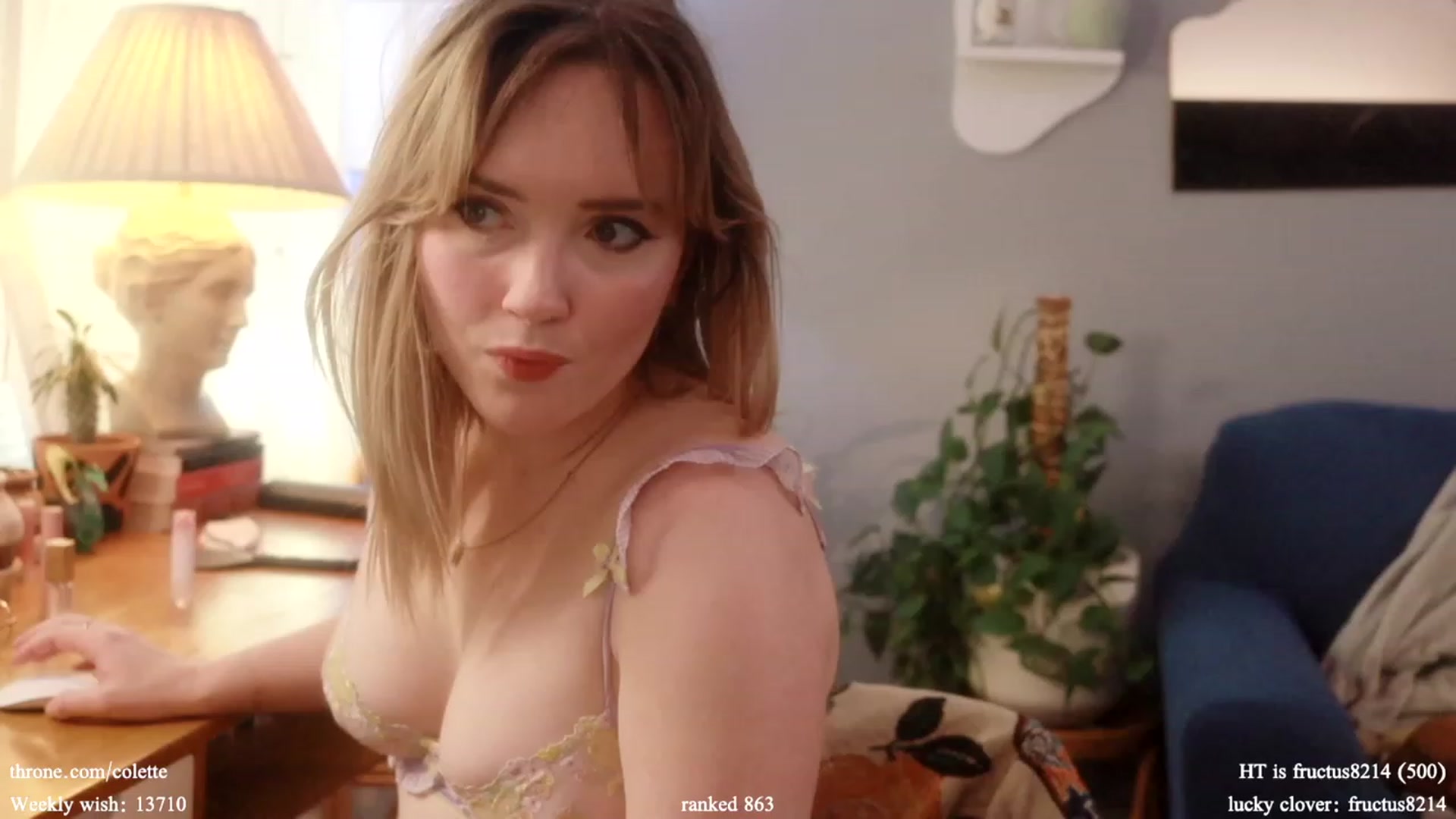 Gallery image thumbnail from Femme's myfreecams stream on, 03/12/2024, 19:56 image 3 of 20