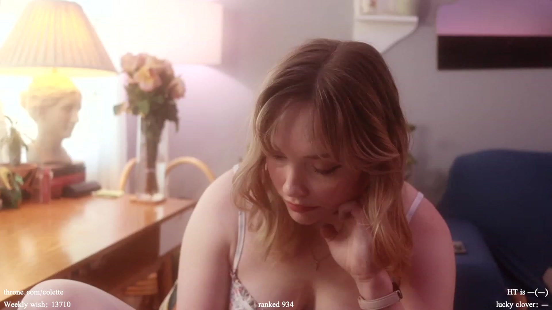 Gallery image thumbnail from Femme's myfreecams stream on, 03/13/2024, 18:58 image 7 of 20