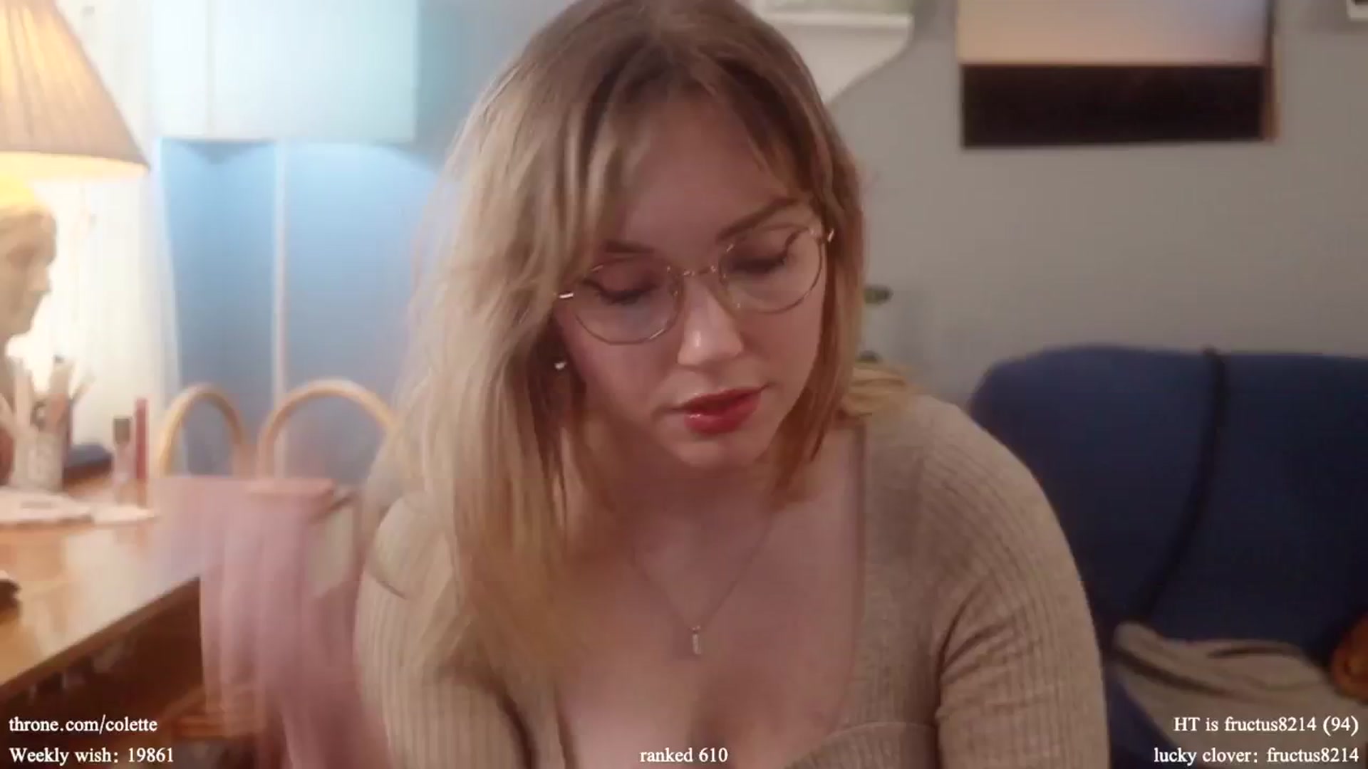 Gallery image thumbnail from Femme's myfreecams stream on, 03/18/2024, 18:09 image 2 of 20