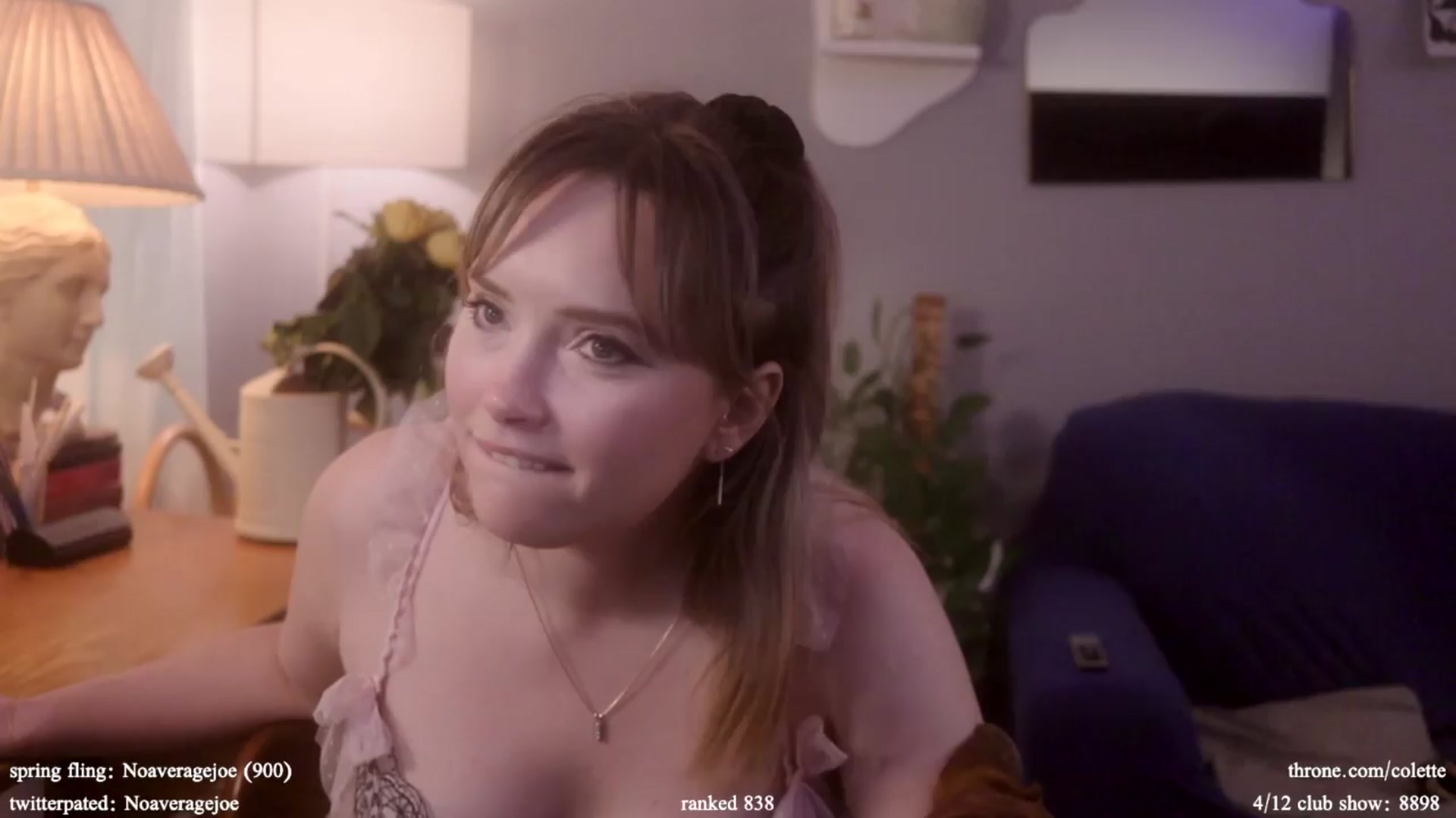 Gallery image thumbnail from Femme's myfreecams stream on, 04/12/2024, 20:45 image 11 of 20