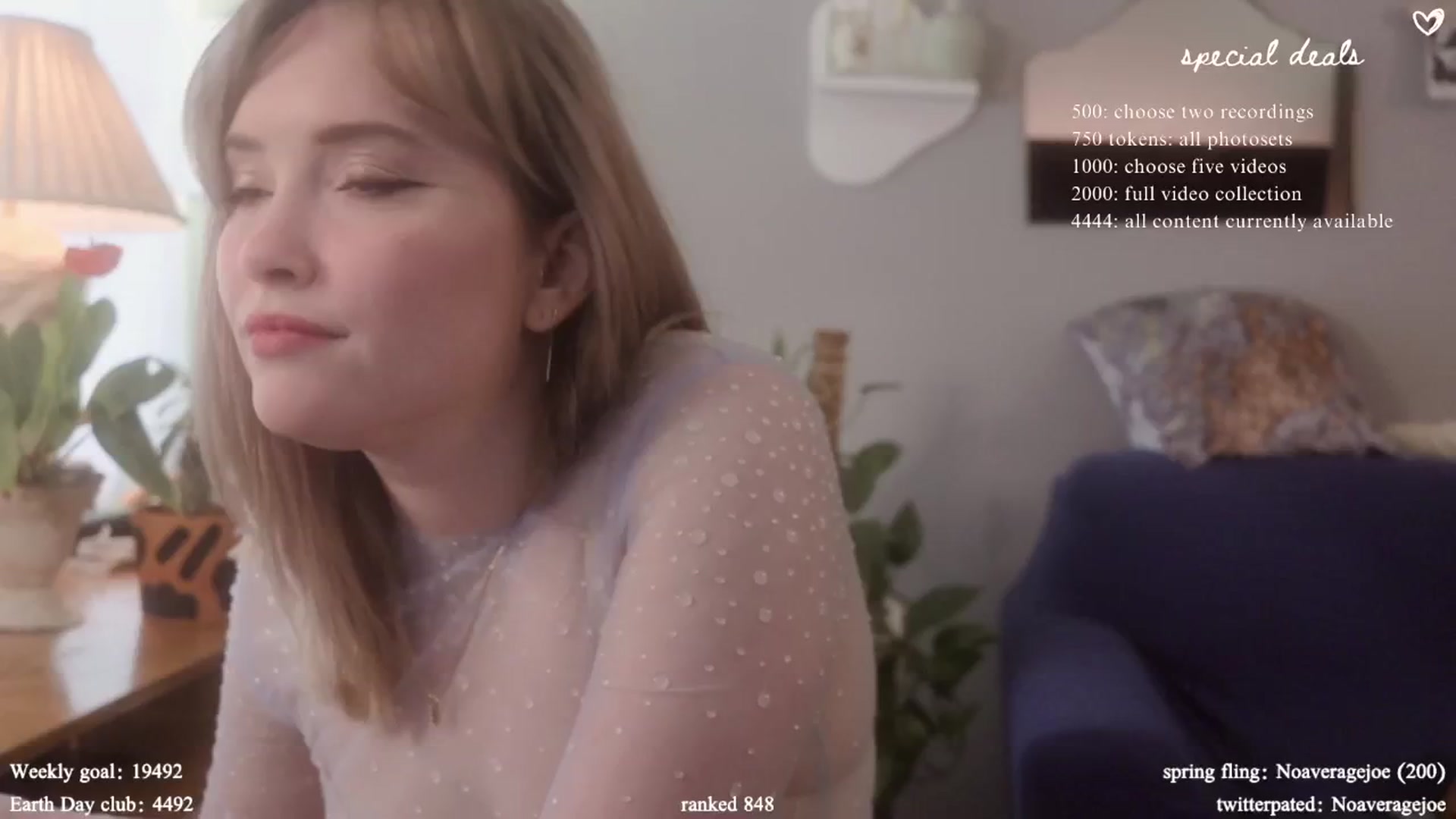 Gallery image thumbnail from Femme's myfreecams stream on, 04/22/2024, 20:09 image 6 of 20