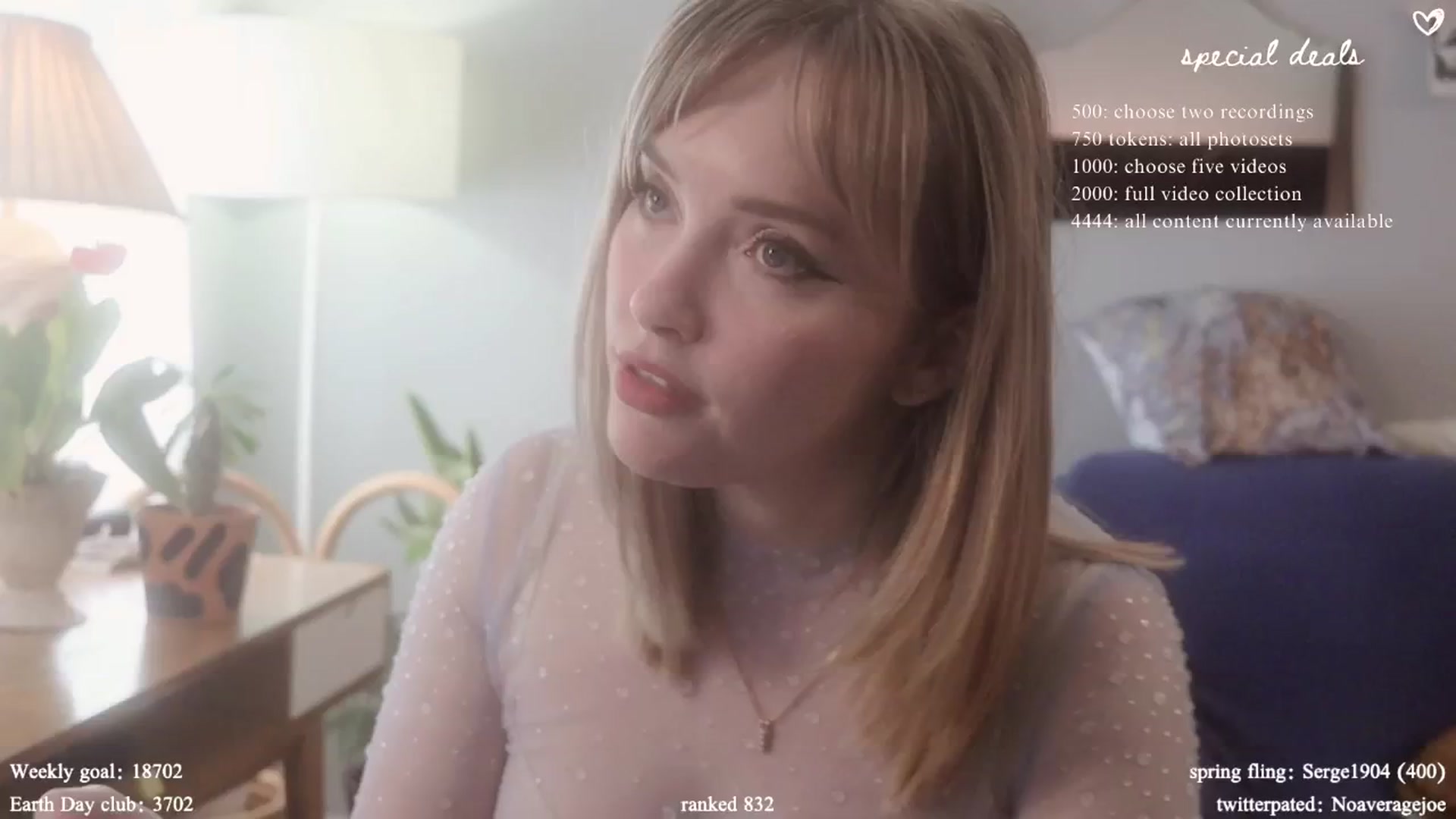 Gallery image thumbnail from Femme's myfreecams stream on, 04/22/2024, 20:09 image 19 of 20
