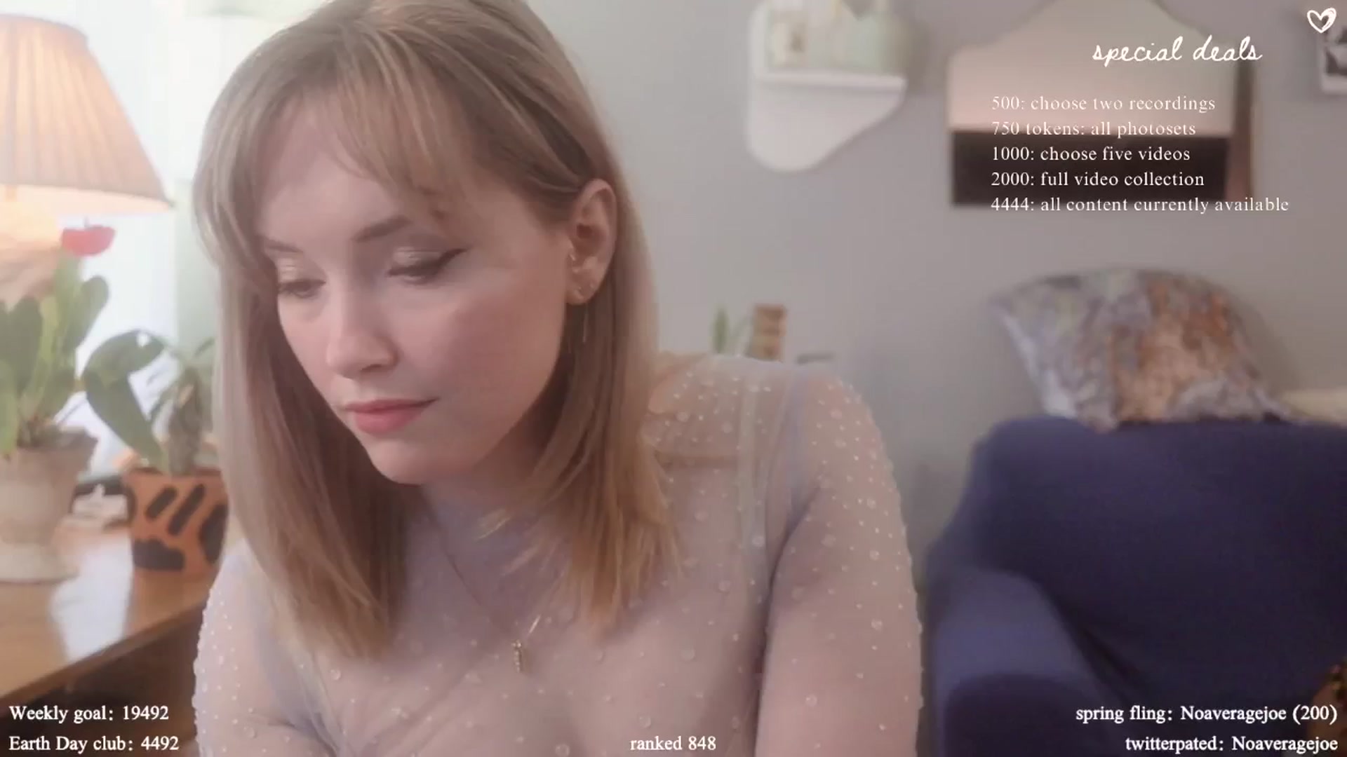 Gallery image thumbnail from Femme's myfreecams stream on, 04/22/2024, 20:09 image 7 of 20