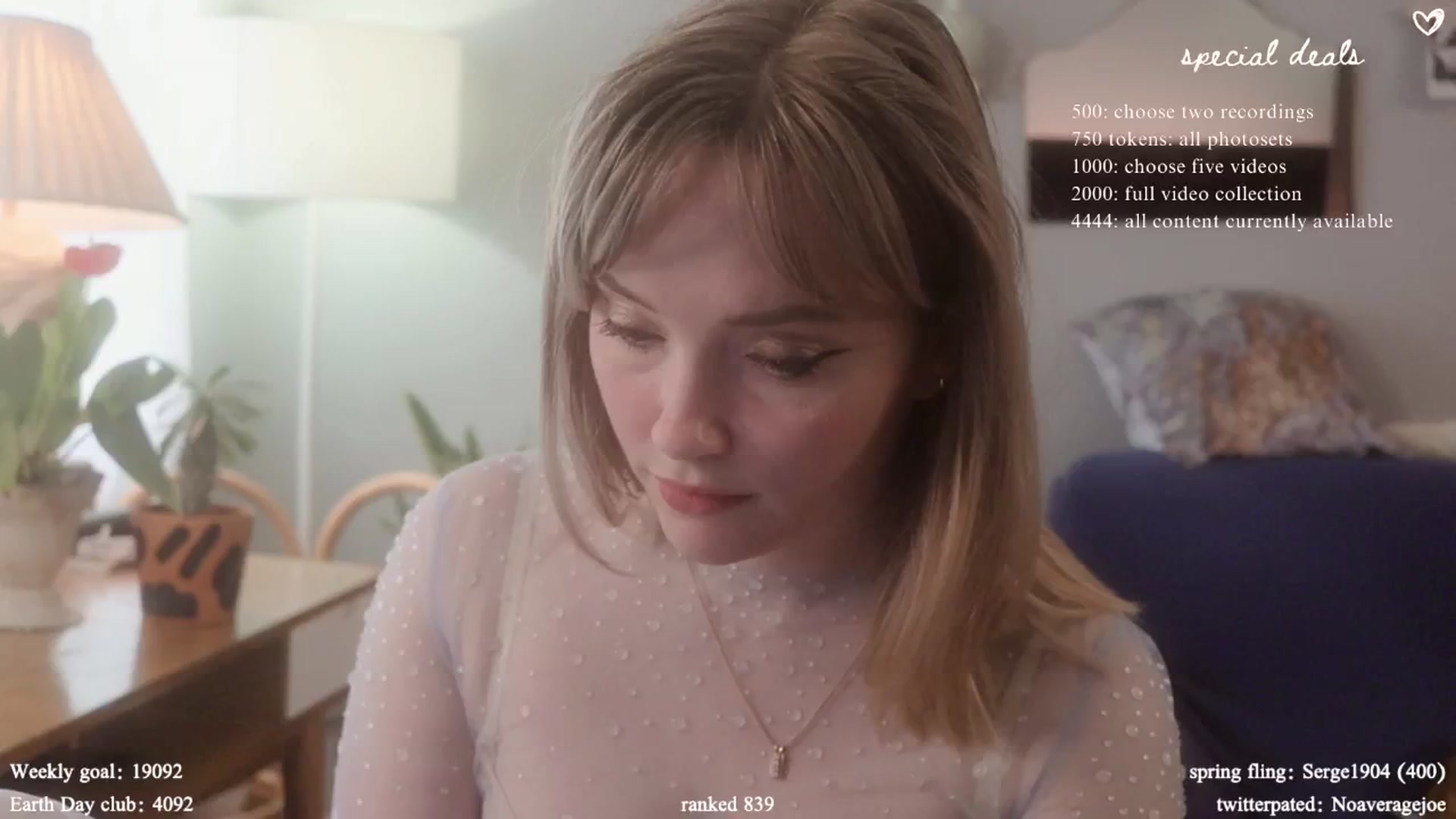 Gallery image thumbnail from Femme's myfreecams stream on, 04/22/2024, 20:09 image 10 of 20