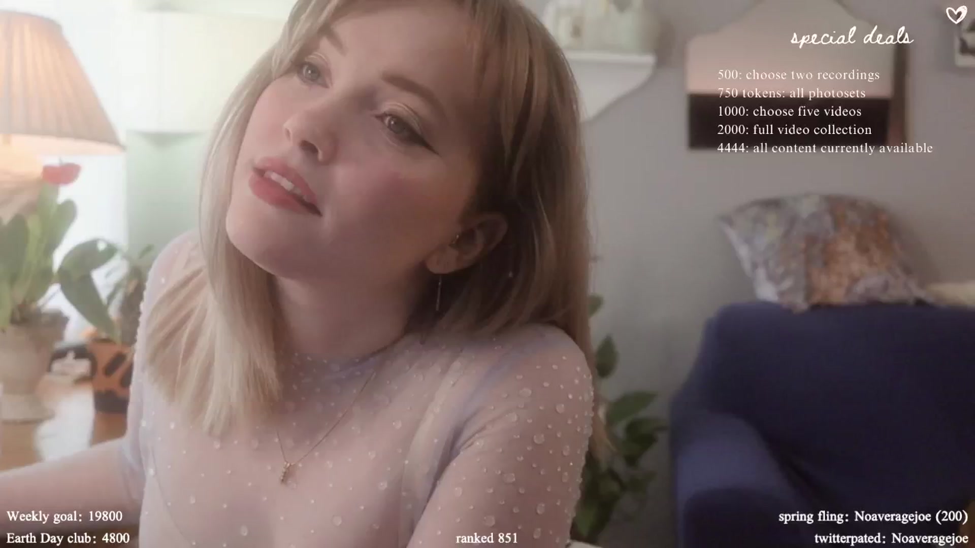 Gallery image thumbnail from Femme's myfreecams stream on, 04/22/2024, 20:09 image 3 of 20