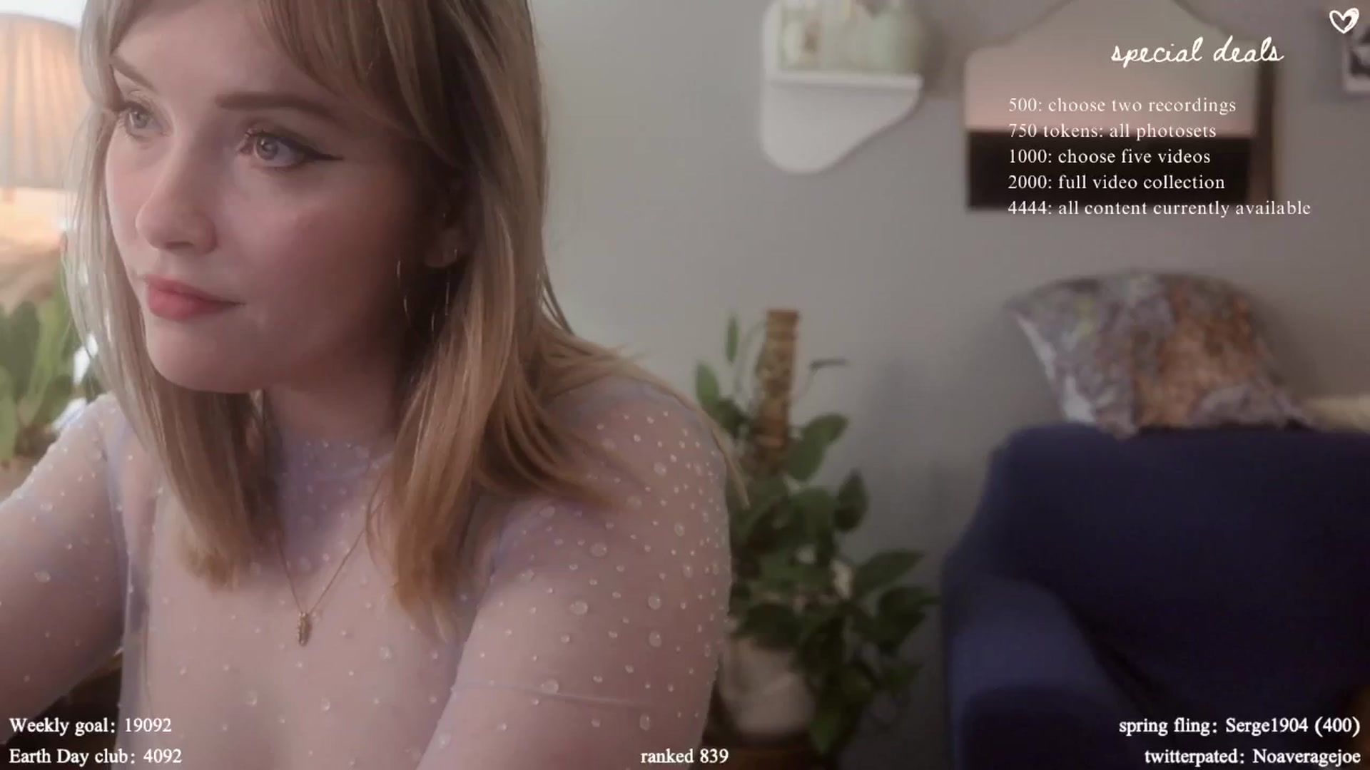 Gallery image thumbnail from Femme's myfreecams stream on, 04/22/2024, 20:09 image 9 of 20
