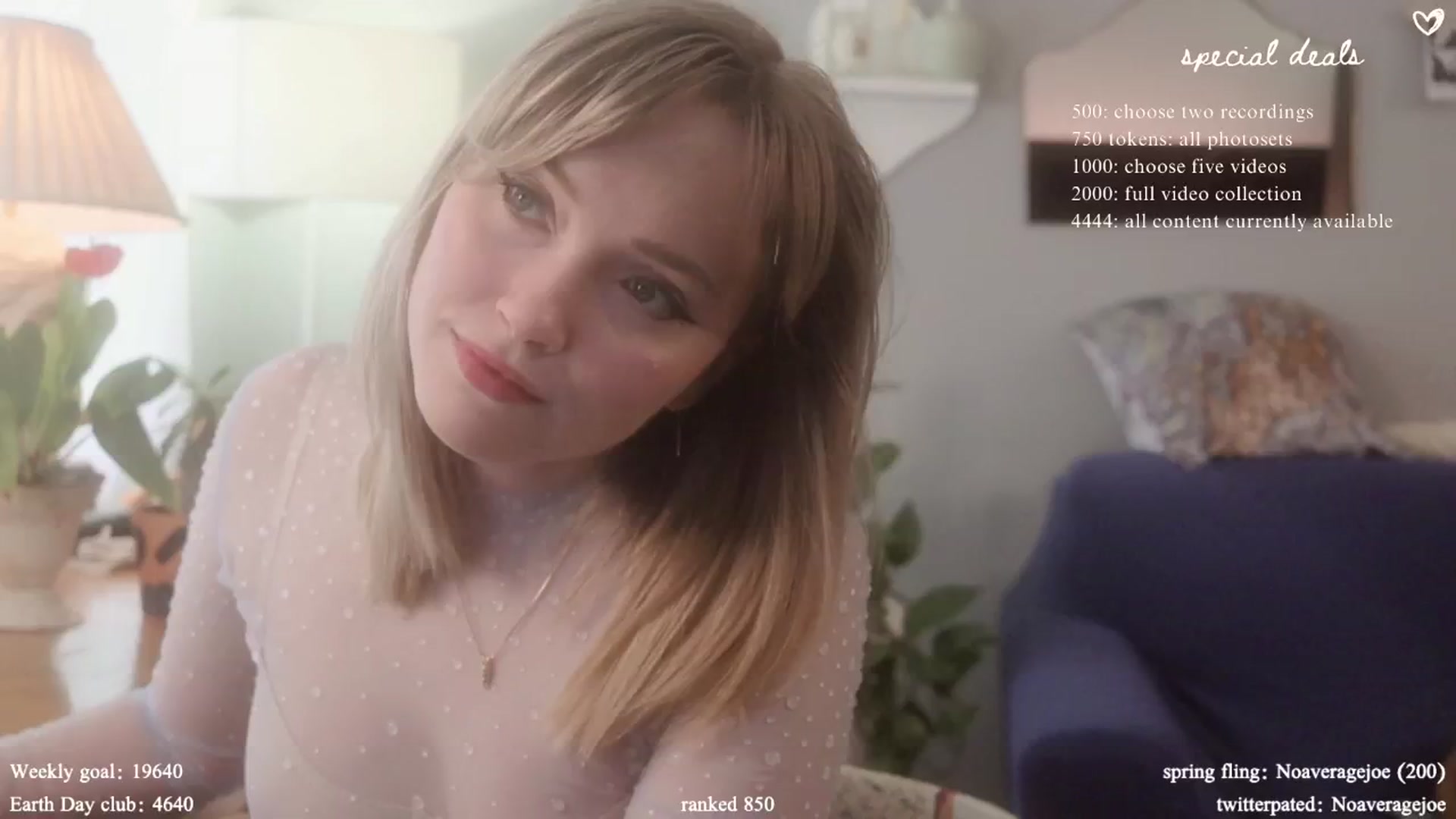 Gallery image thumbnail from Femme's myfreecams stream on, 04/22/2024, 20:09 image 4 of 20