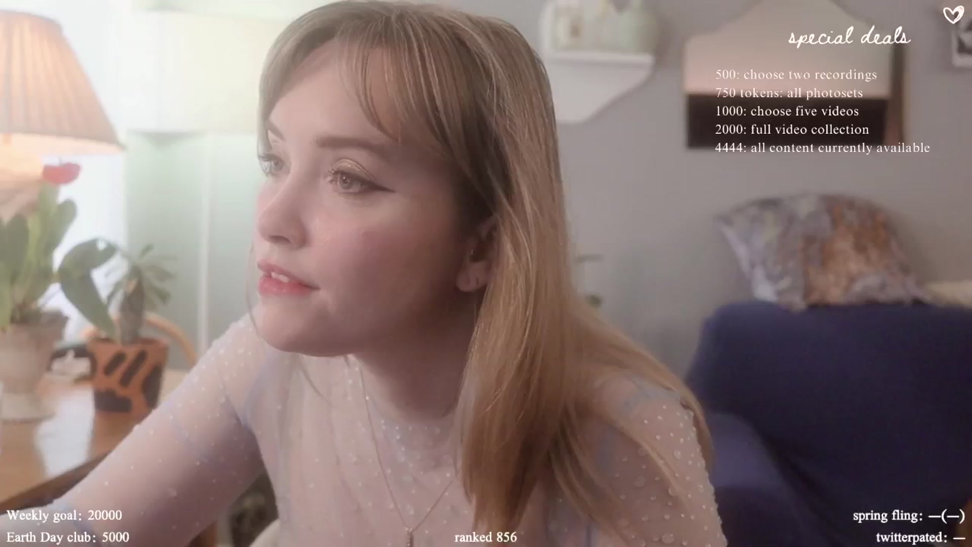 Gallery image thumbnail from Femme's myfreecams stream on, 04/22/2024, 20:09 image 2 of 20