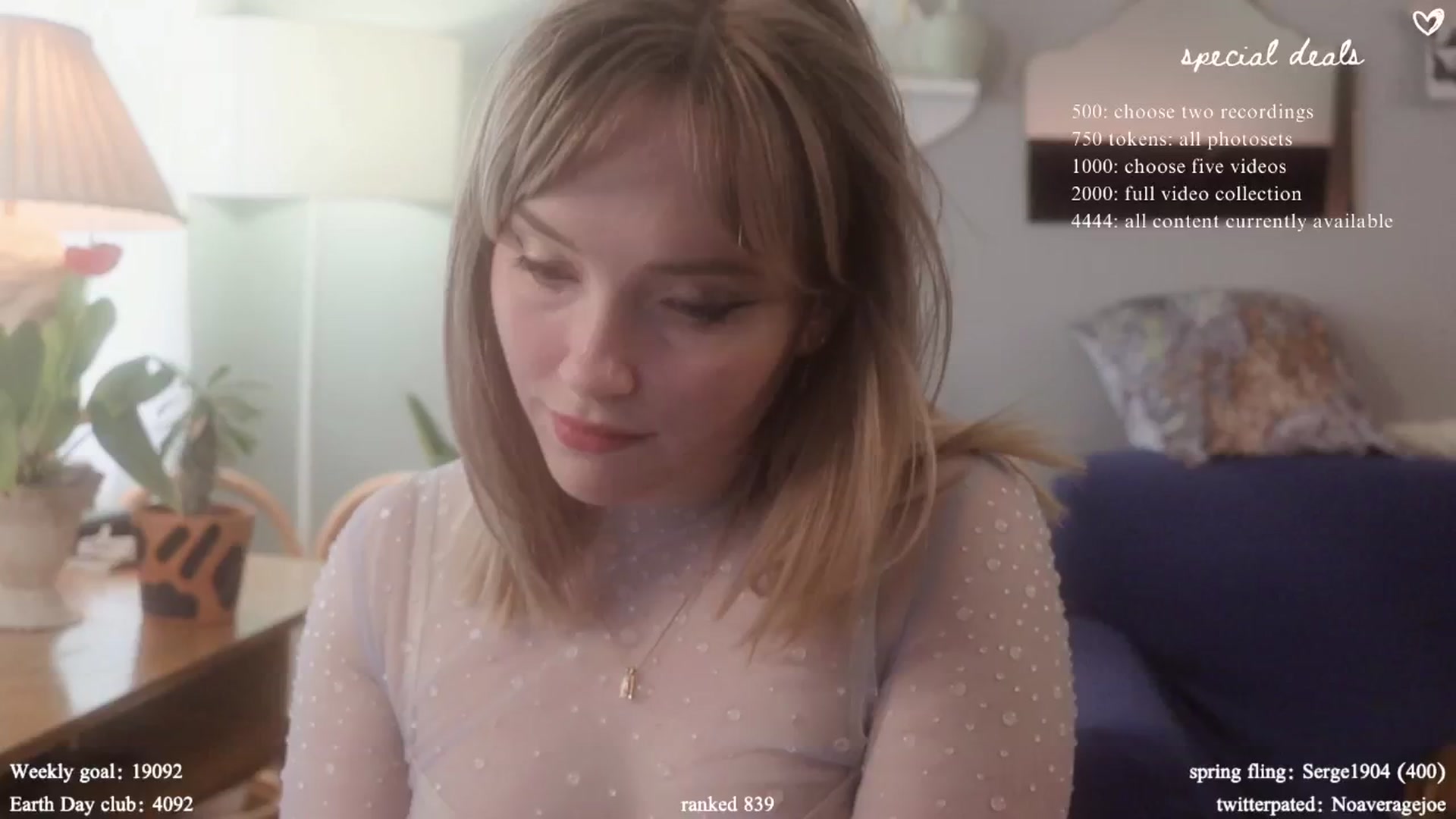 Gallery image thumbnail from Femme's myfreecams stream on, 04/22/2024, 20:09 image 11 of 20