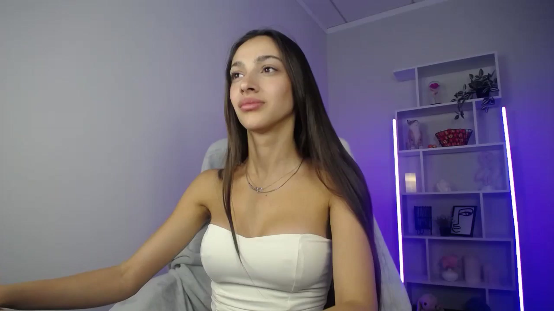 Gallery image thumbnail from FeraBerry's myfreecams stream on, 08/26/2024, 11:21 image 1 of 20