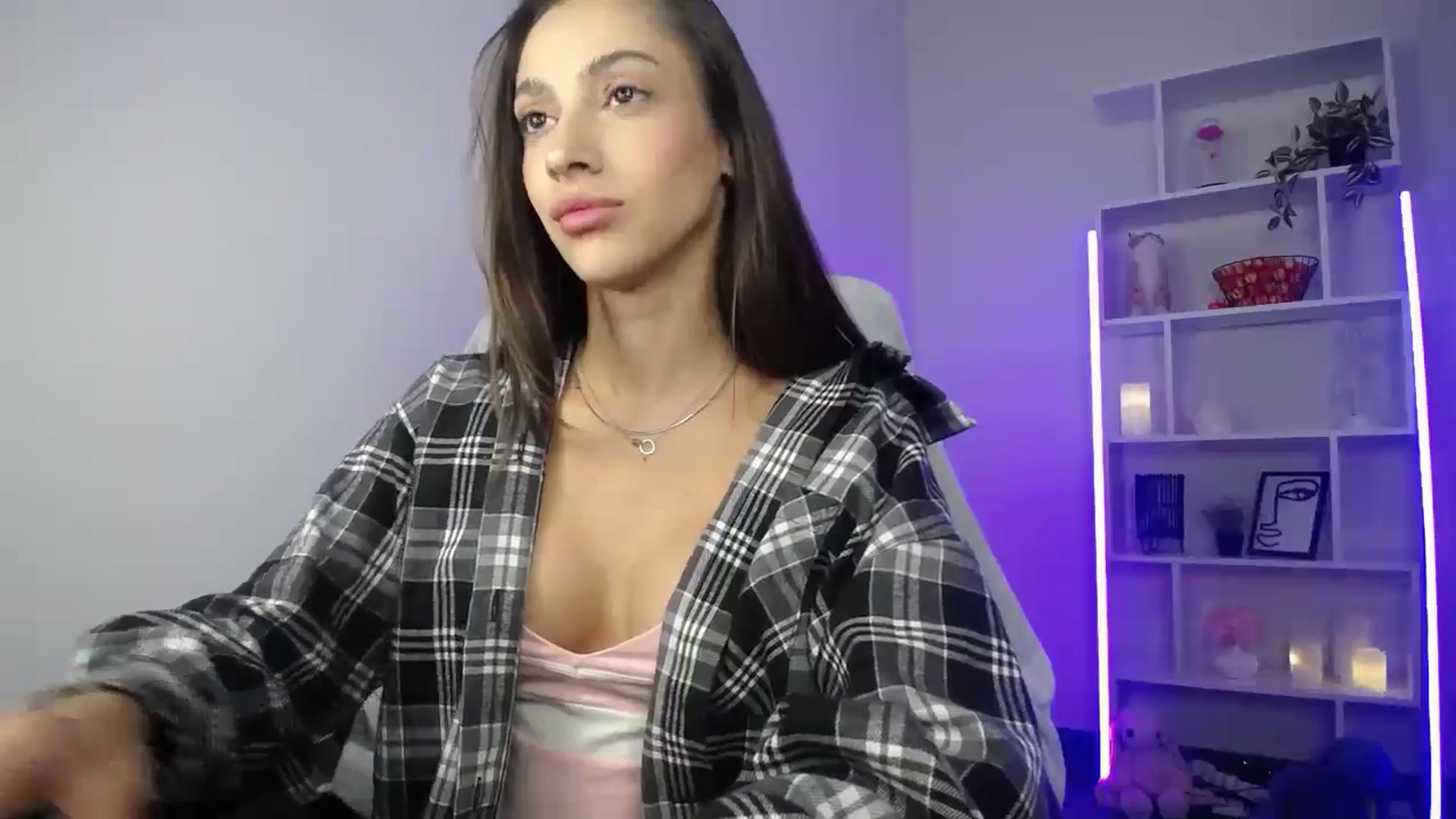 Gallery image thumbnail from FeraBerry's myfreecams stream on, 09/04/2024, 13:27 image 15 of 20