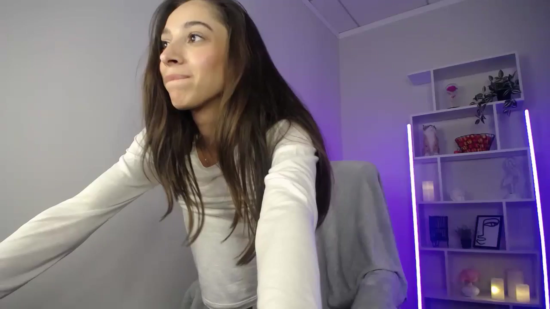 Gallery image thumbnail from FeraBerry's myfreecams stream on, 09/08/2024, 12:49 image 10 of 20