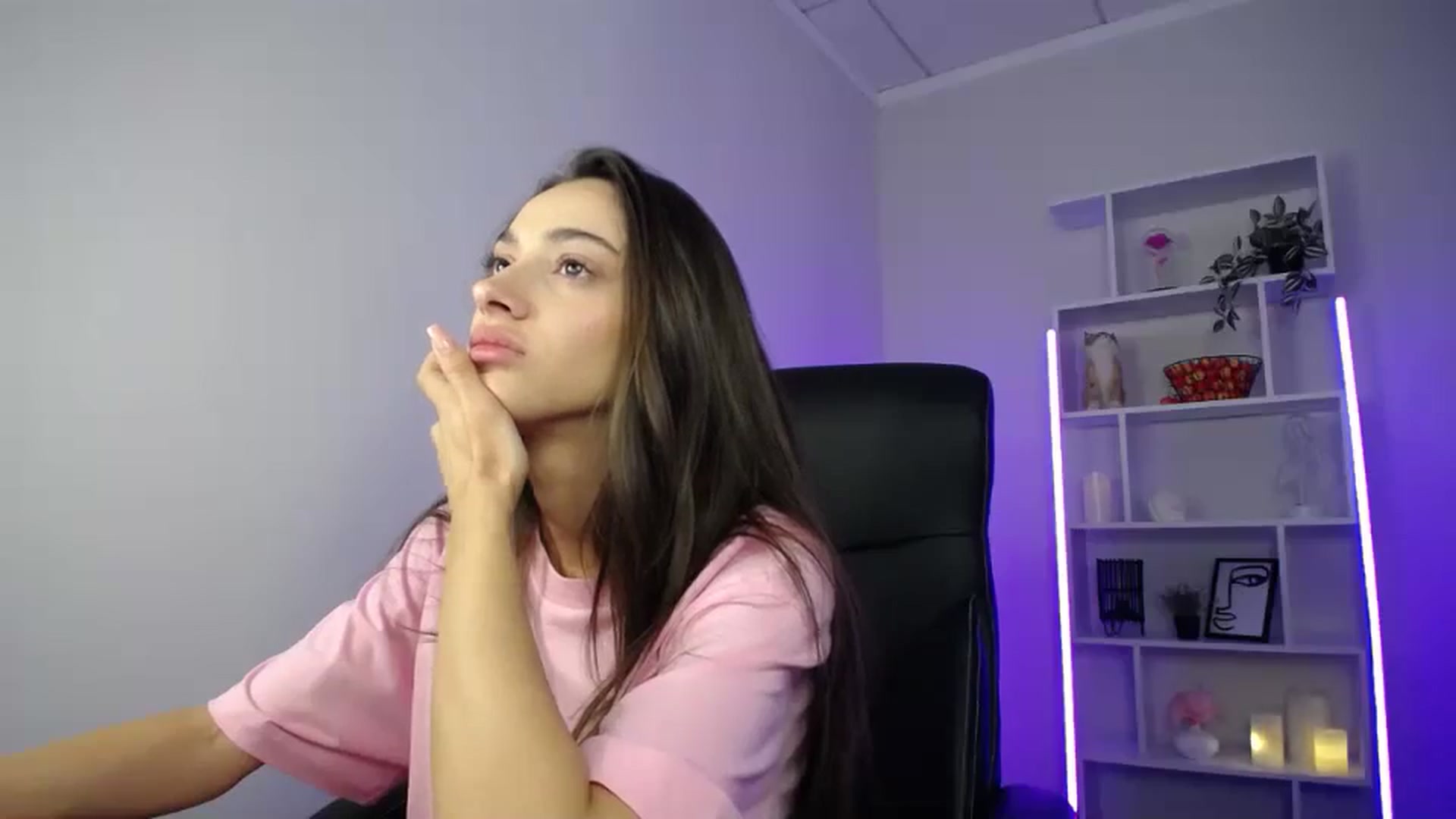 Gallery image thumbnail from FeraBerry's myfreecams stream on, 09/13/2024, 13:04 image 13 of 20