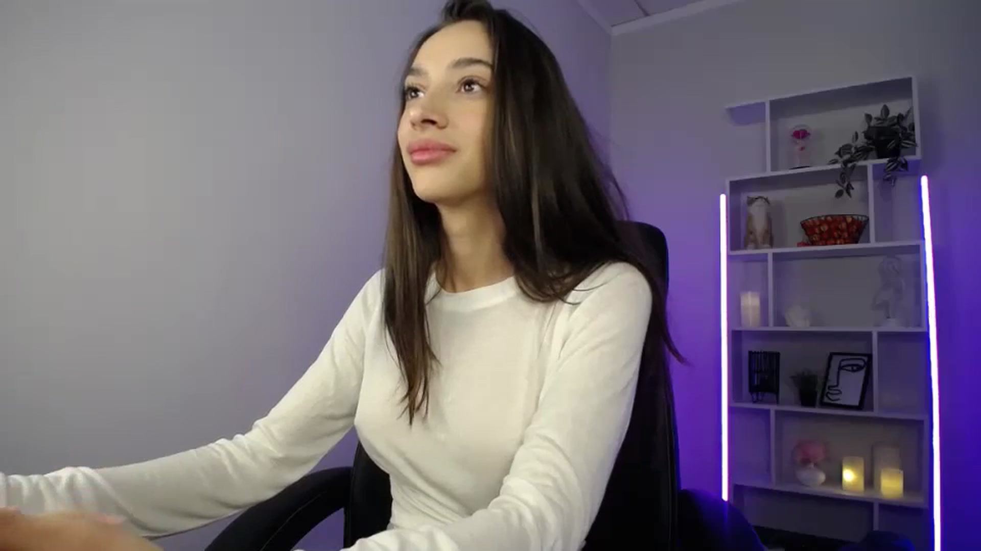 Gallery image thumbnail from FeraBerry's myfreecams stream on, 09/15/2024, 09:51 image 7 of 20
