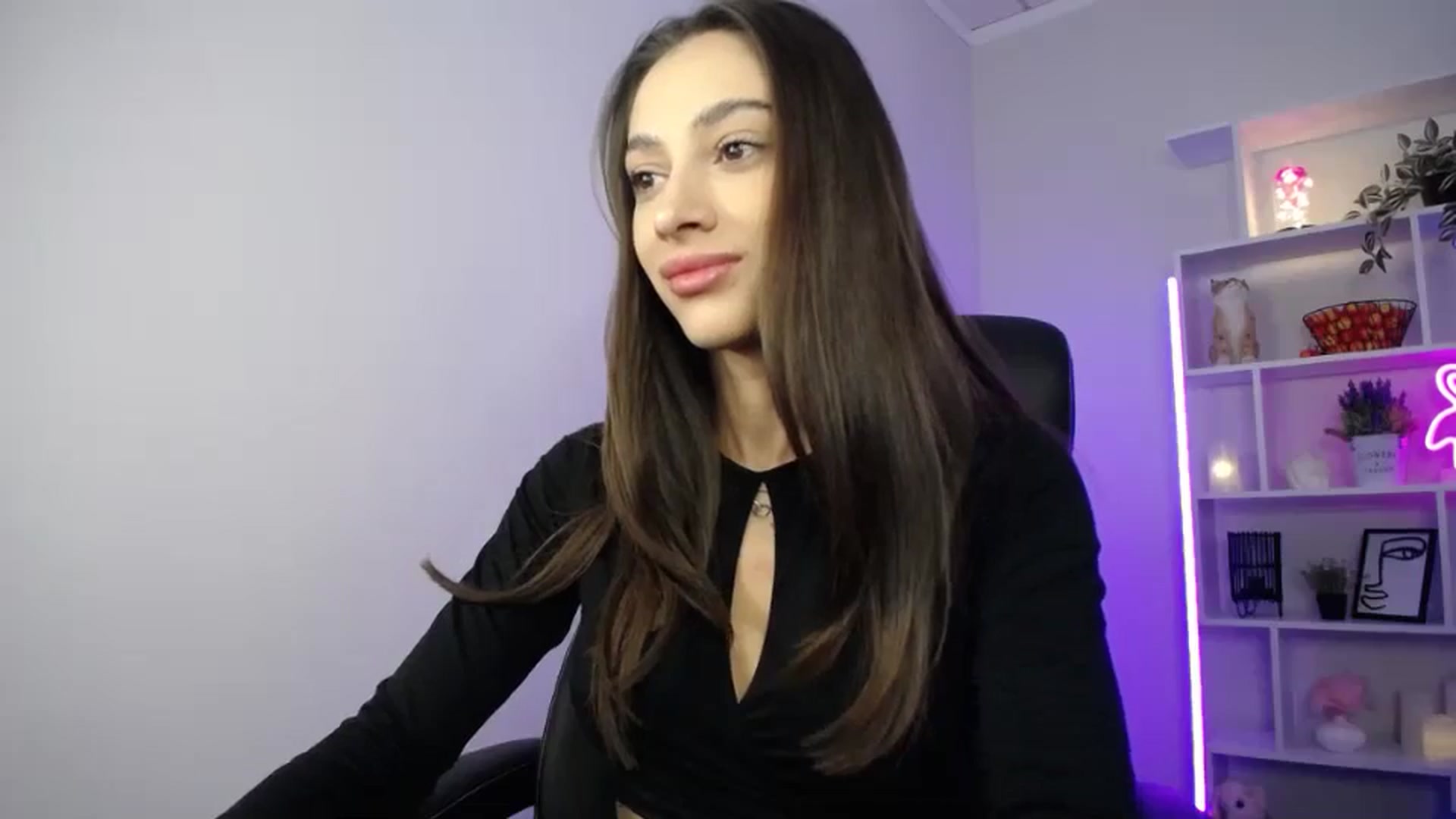 Gallery image thumbnail from FeraBerry's myfreecams stream on, 10/01/2024, 09:35 image 5 of 20